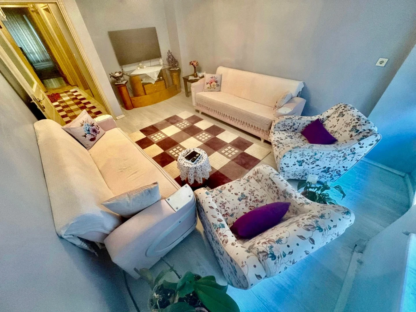 YÜKSEL'DEN AKÇAY'DA ÖN CEPHE BAHÇELİ KAÇMAZ FIRSAT 1+1 DAİRE