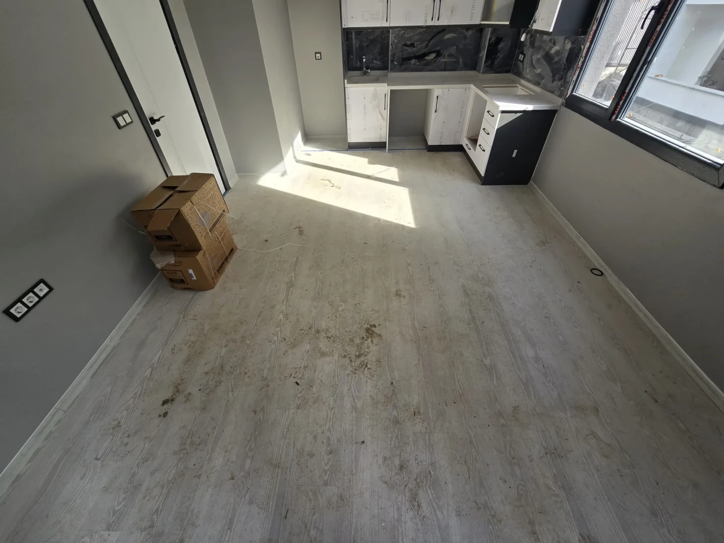 彡YÜKSEL'DEN KADIKÖY'DE YERDEN ISITMA KAPALI OTOPARKLI 1+1 DAİRE彡