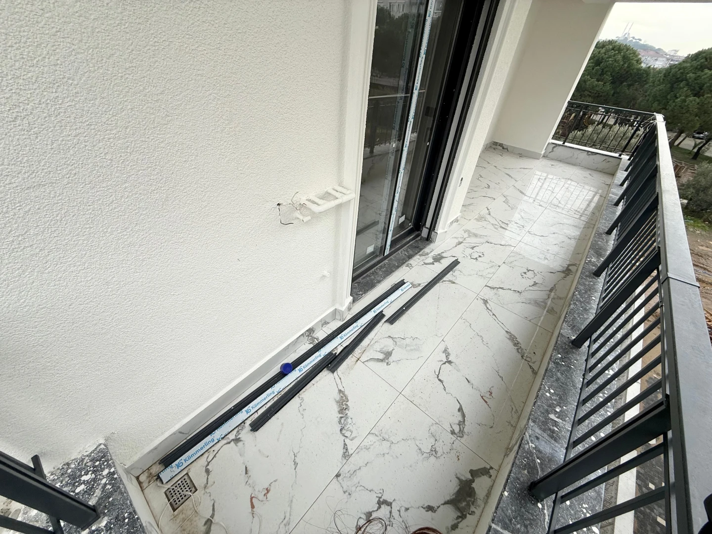 彡YÜKSEL'DEN EDREMİT'TE K.OTOPARK D.GAZLI PANJURLU SIFIR 3+1彡