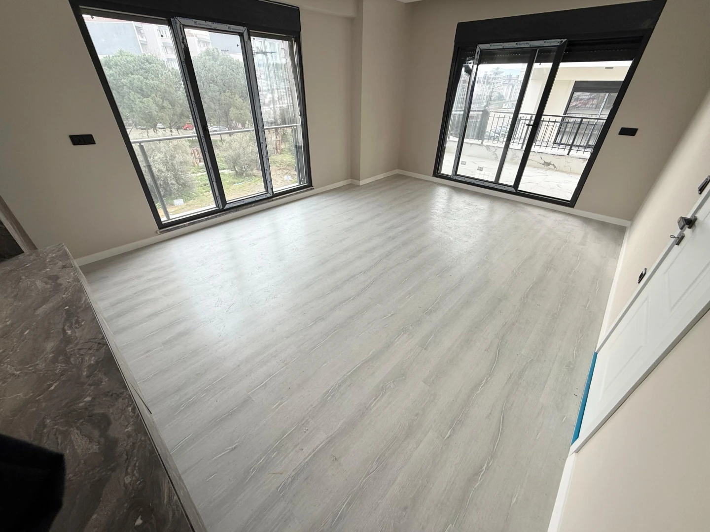 彡YÜKSEL'DEN EDREMİT'TE K.OTOPARK D.GAZLI PANJURLU SIFIR 3+1彡