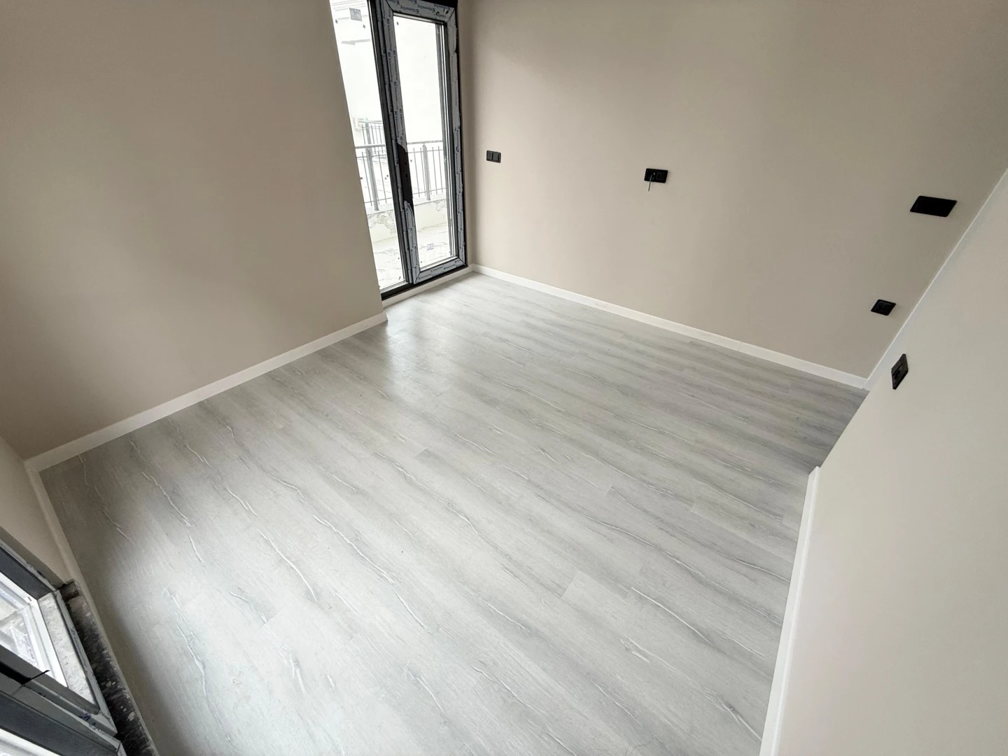 彡YÜKSEL'DEN EDREMİT'TE K.OTOPARK D.GAZLI PANJURLU SIFIR 3+1彡