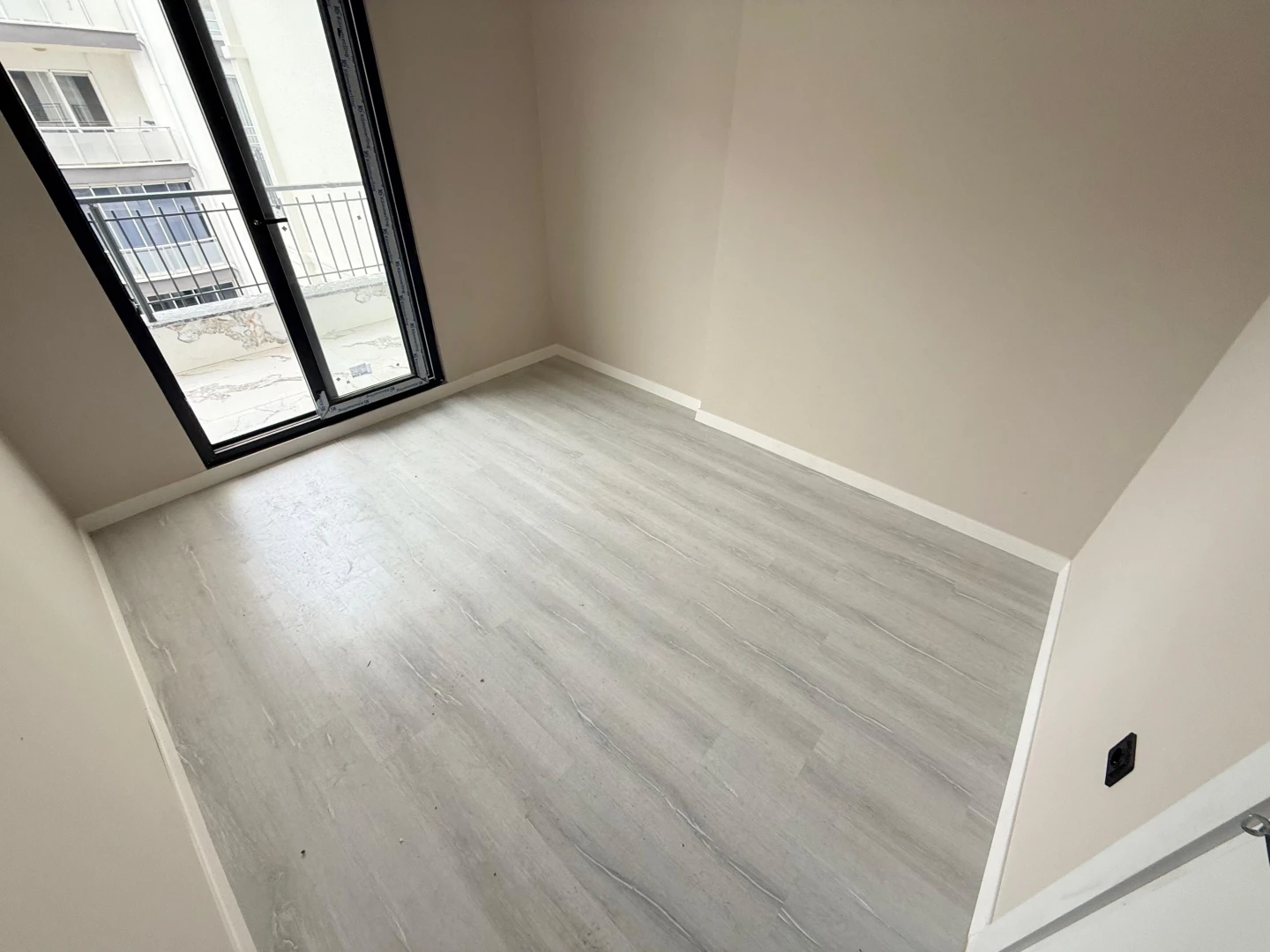 彡YÜKSEL'DEN EDREMİT'TE K.OTOPARK D.GAZLI PANJURLU SIFIR 3+1彡