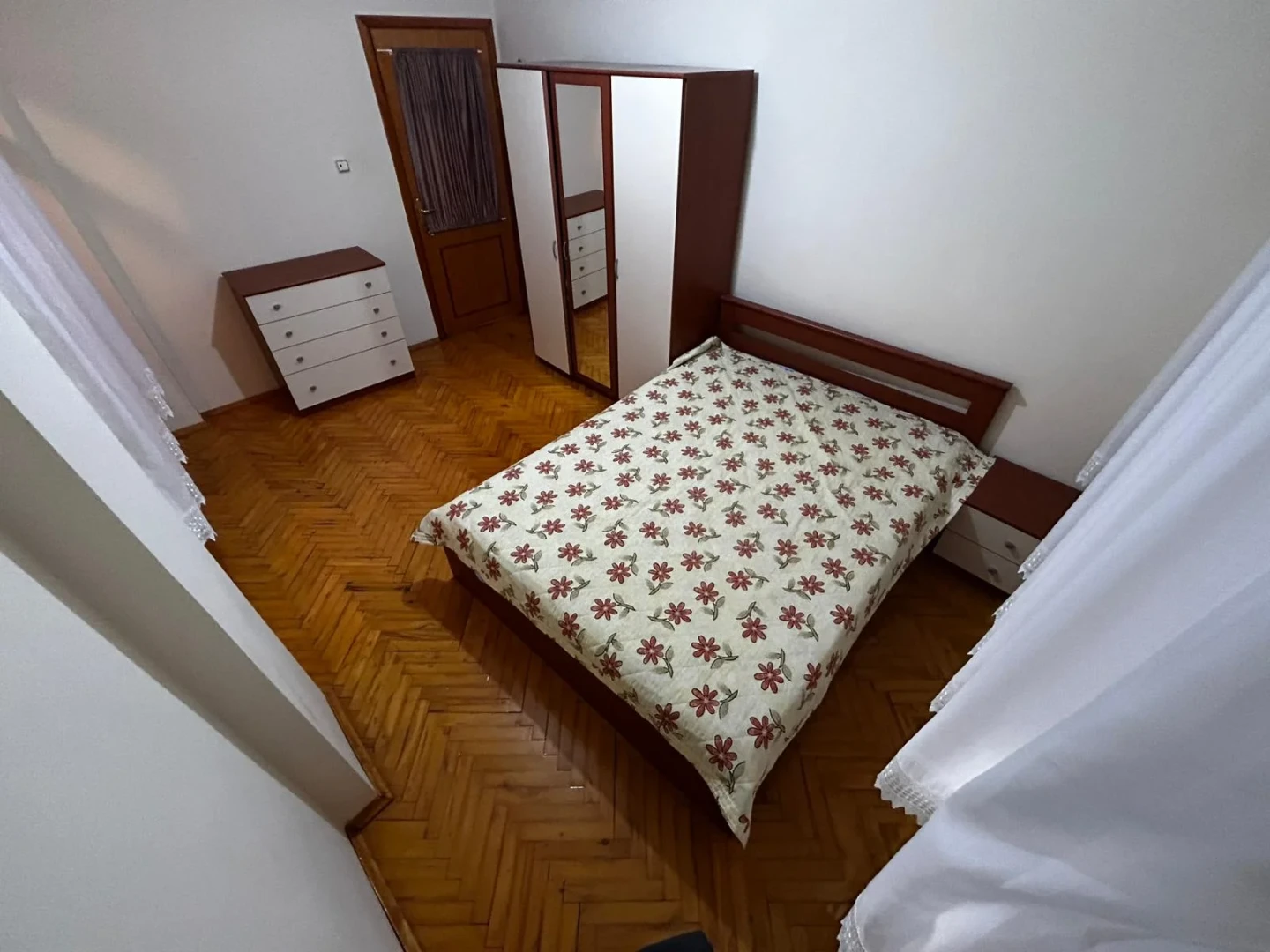 YÜKSELDEN ALTINOLUK MERKEZDE ÖNCEPHE ARAKAT AYRI MUTFAK 2+1DAİRE
