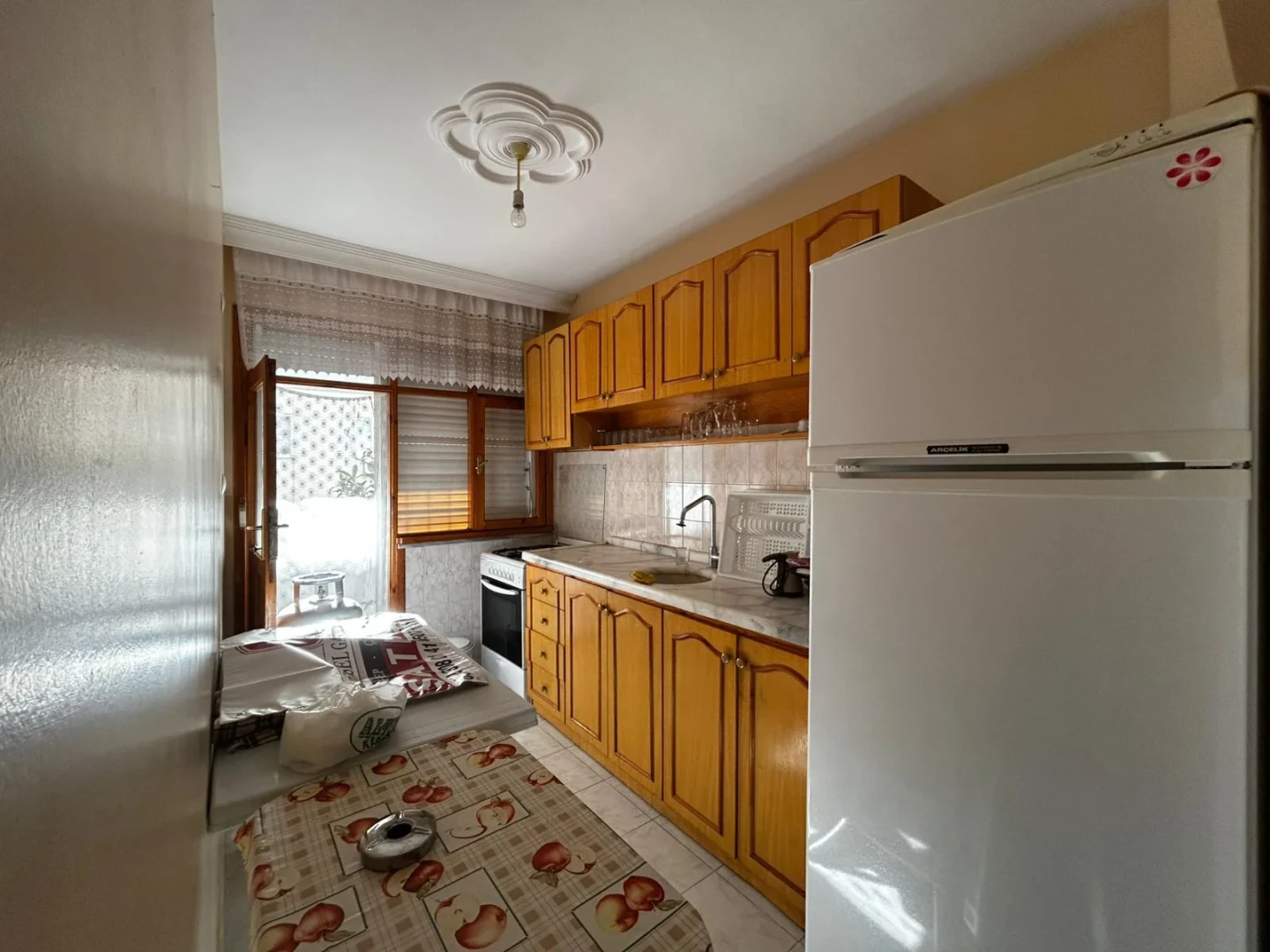 YÜKSELDEN ALTINOLUK MERKEZDE ÖNCEPHE ARAKAT AYRI MUTFAK 2+1DAİRE