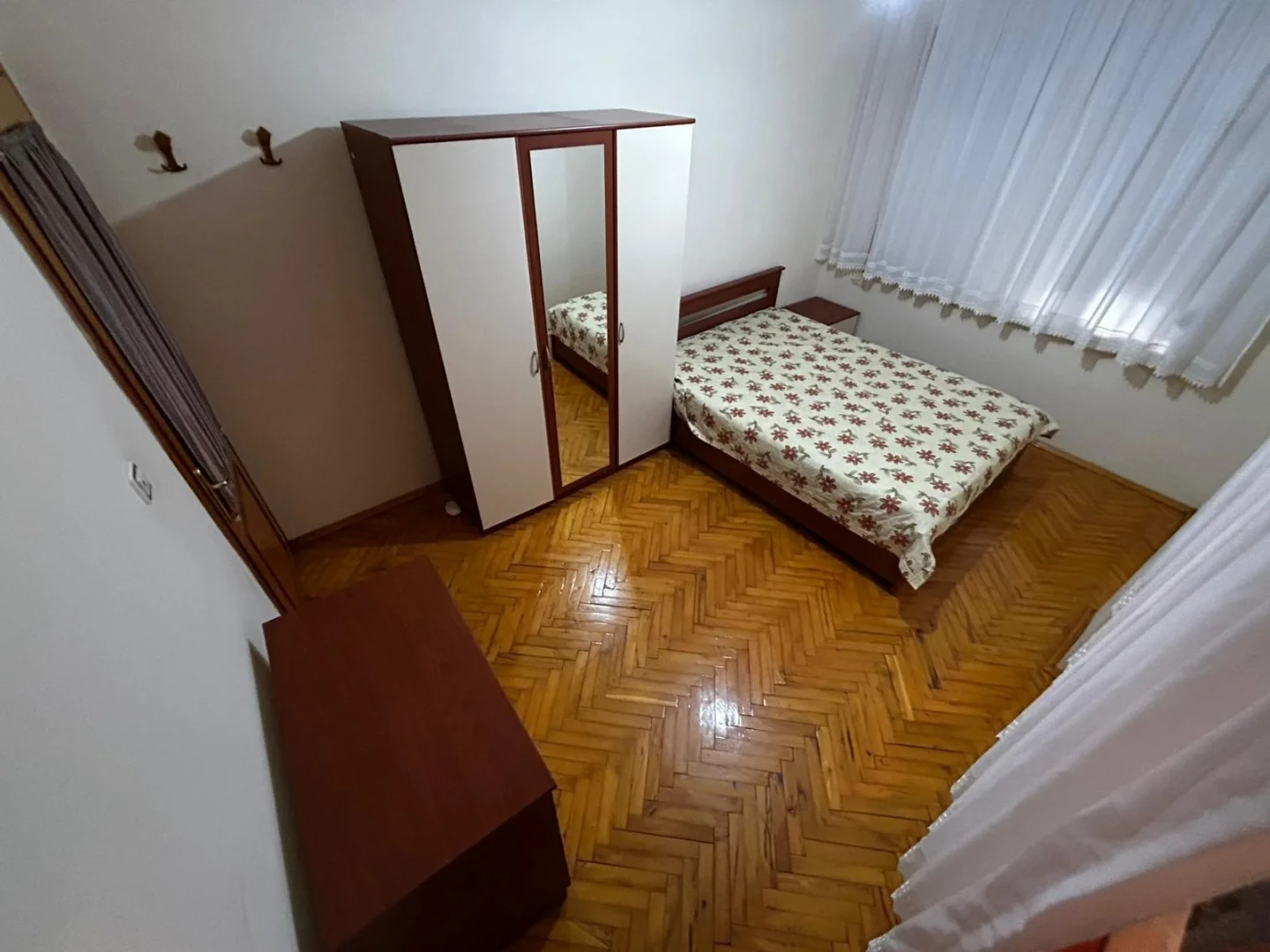 YÜKSELDEN ALTINOLUK MERKEZDE ÖNCEPHE ARAKAT AYRI MUTFAK 2+1DAİRE