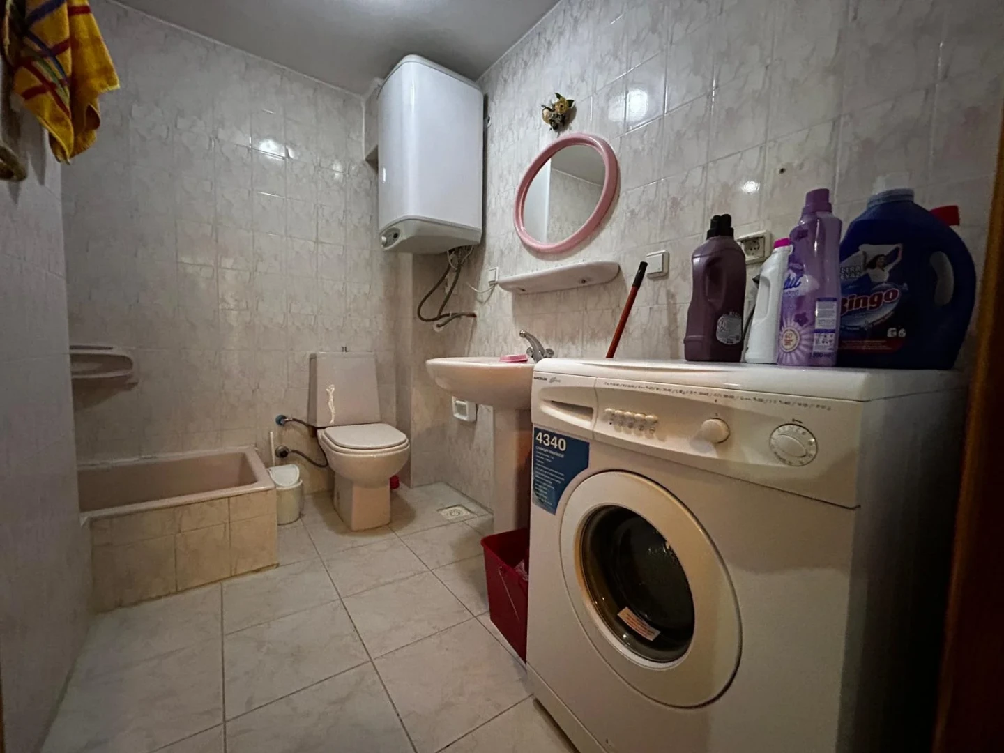 YÜKSELDEN ALTINOLUK MERKEZDE ÖNCEPHE ARAKAT AYRI MUTFAK 2+1DAİRE