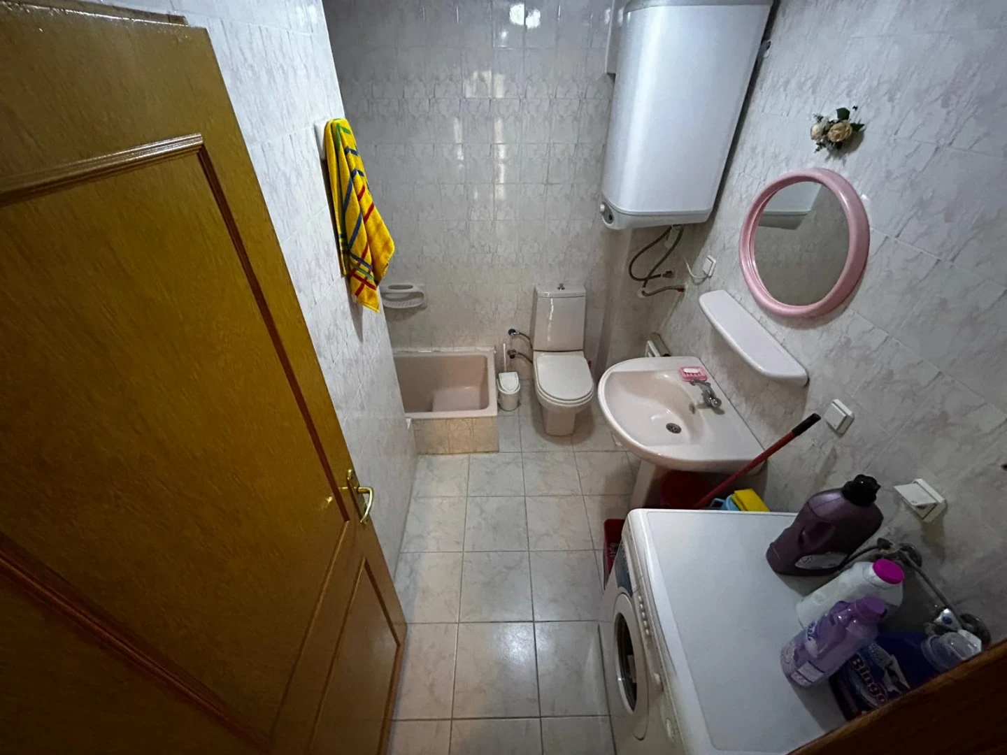YÜKSELDEN ALTINOLUK MERKEZDE ÖNCEPHE ARAKAT AYRI MUTFAK 2+1DAİRE
