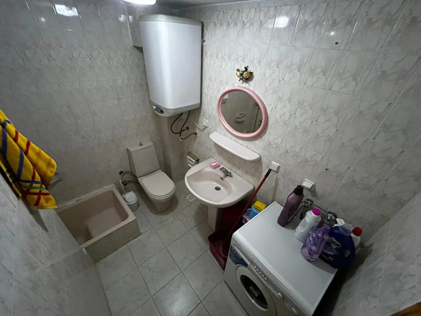 YÜKSELDEN ALTINOLUK MERKEZDE ÖNCEPHE ARAKAT AYRI MUTFAK 2+1DAİRE