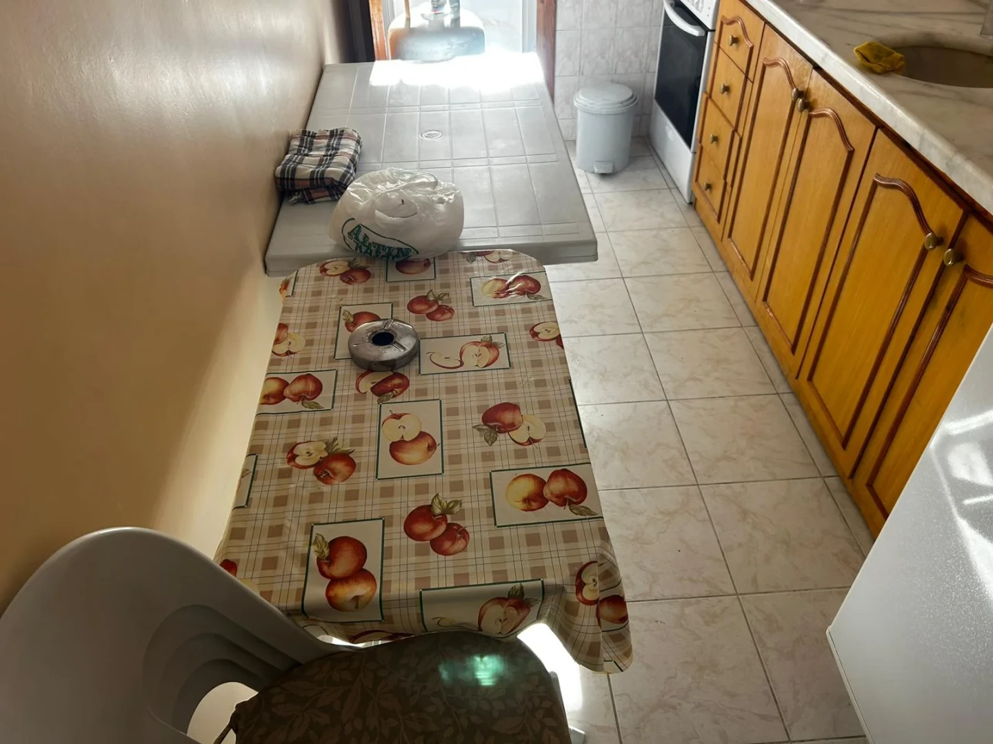 YÜKSELDEN ALTINOLUK MERKEZDE ÖNCEPHE ARAKAT AYRI MUTFAK 2+1DAİRE