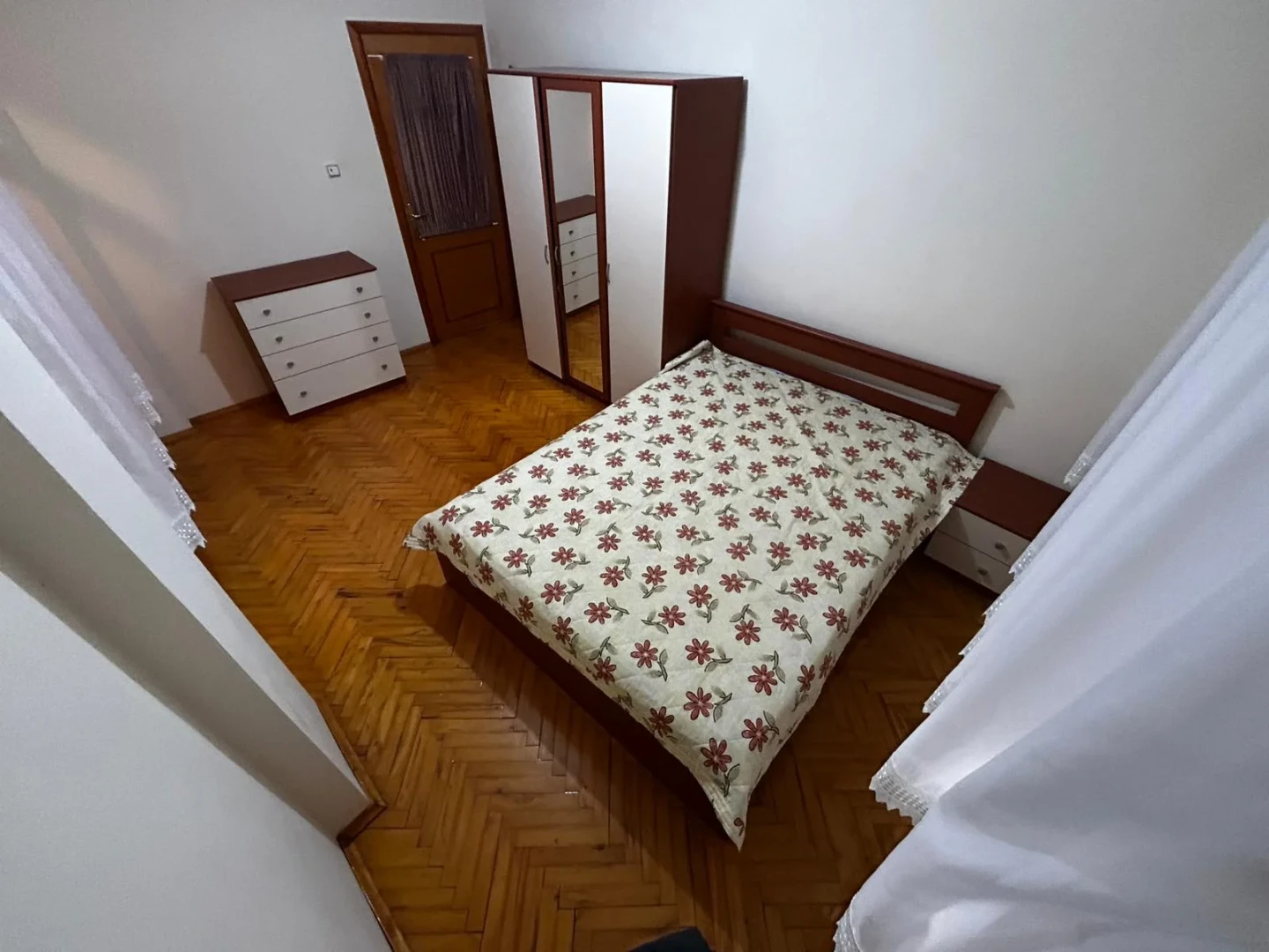 YÜKSELDEN ALTINOLUK MERKEZDE ÖNCEPHE ARAKAT AYRI MUTFAK 2+1DAİRE