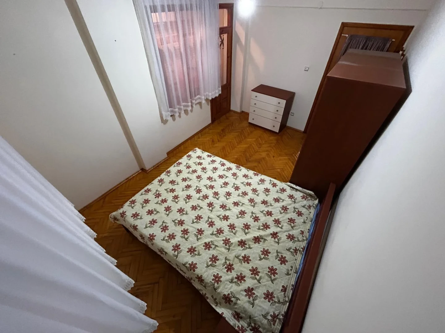 YÜKSELDEN ALTINOLUK MERKEZDE ÖNCEPHE ARAKAT AYRI MUTFAK 2+1DAİRE