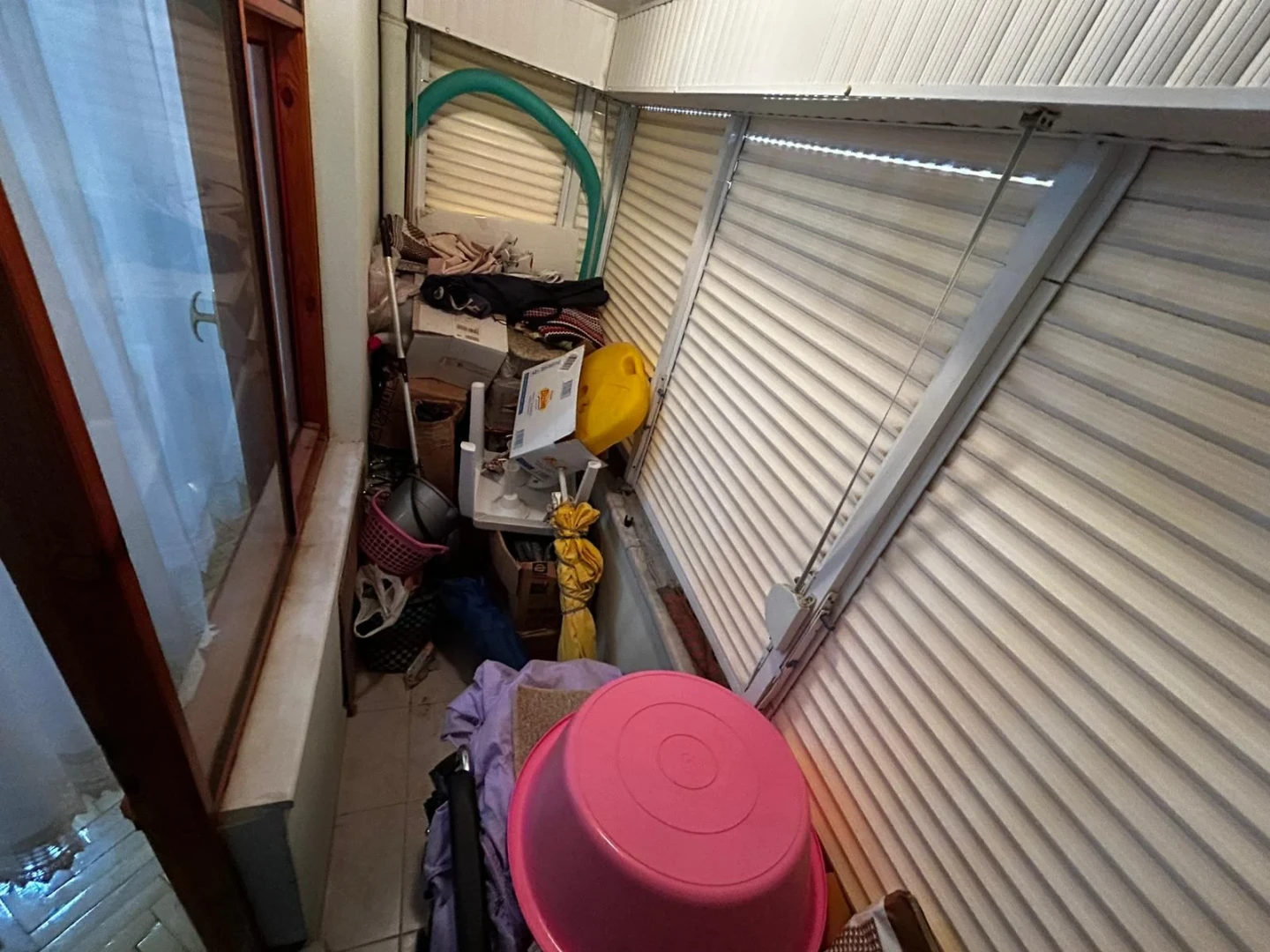 YÜKSELDEN ALTINOLUK MERKEZDE ÖNCEPHE ARAKAT AYRI MUTFAK 2+1DAİRE