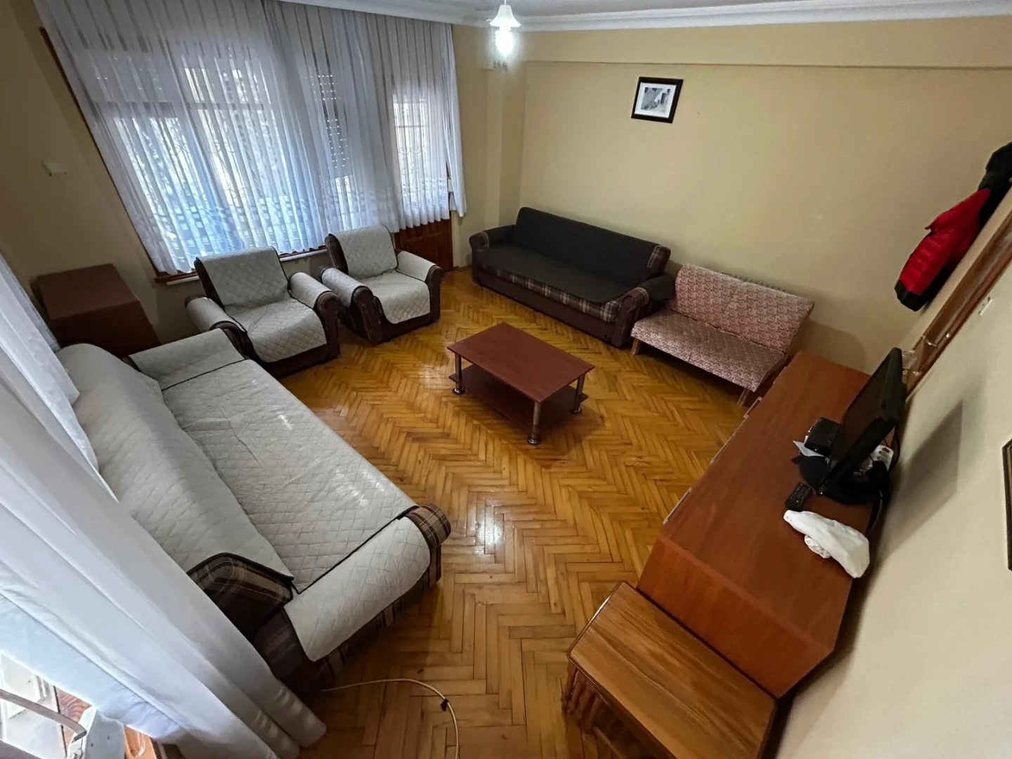 YÜKSELDEN ALTINOLUK MERKEZDE ÖNCEPHE ARAKAT AYRI MUTFAK 2+1DAİRE