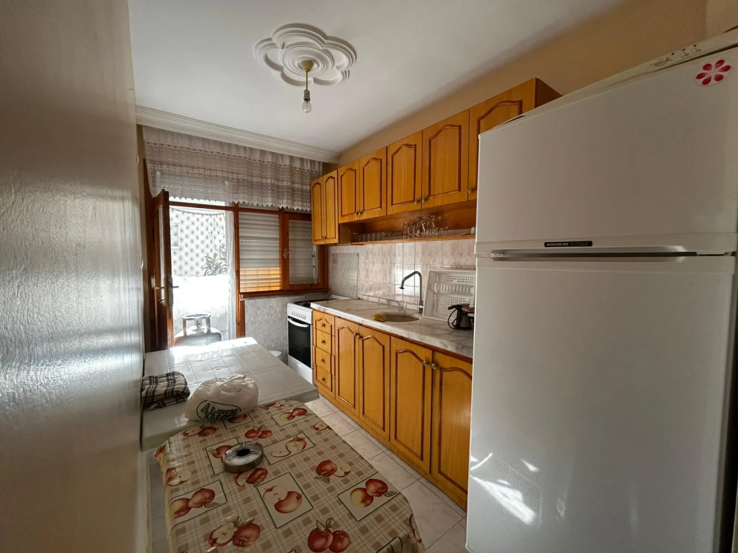 YÜKSELDEN ALTINOLUK MERKEZDE ÖNCEPHE ARAKAT AYRI MUTFAK 2+1DAİRE