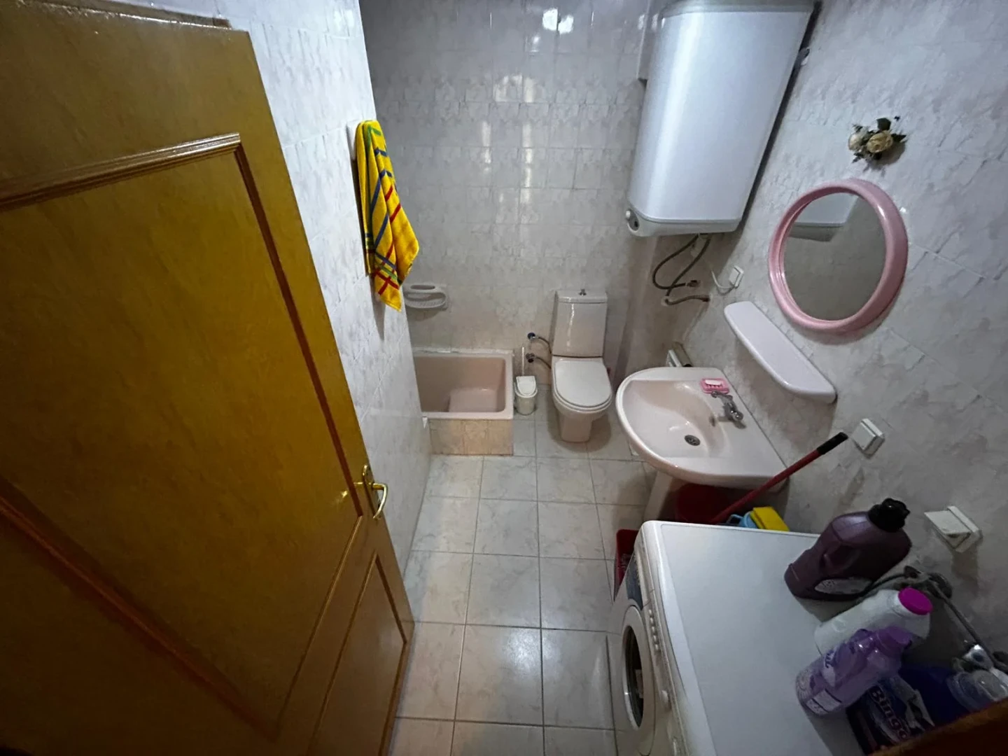 YÜKSELDEN ALTINOLUK MERKEZDE ÖNCEPHE ARAKAT AYRI MUTFAK 2+1DAİRE