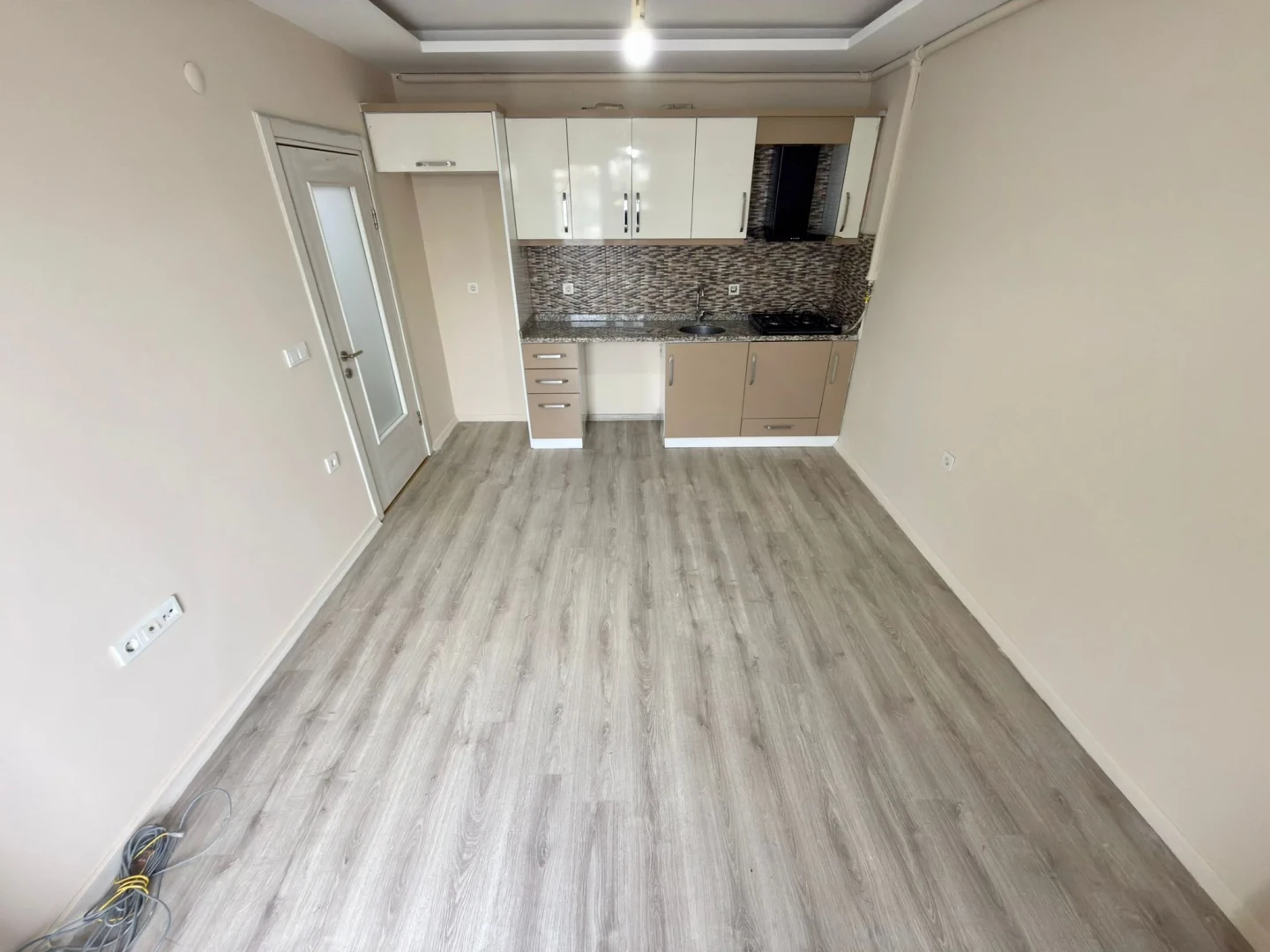 YÜKSELDEN ALTINKUMDA ÖN CEPHE DOĞALGAZLI SATILIK 1+1 FERAH DAİRE