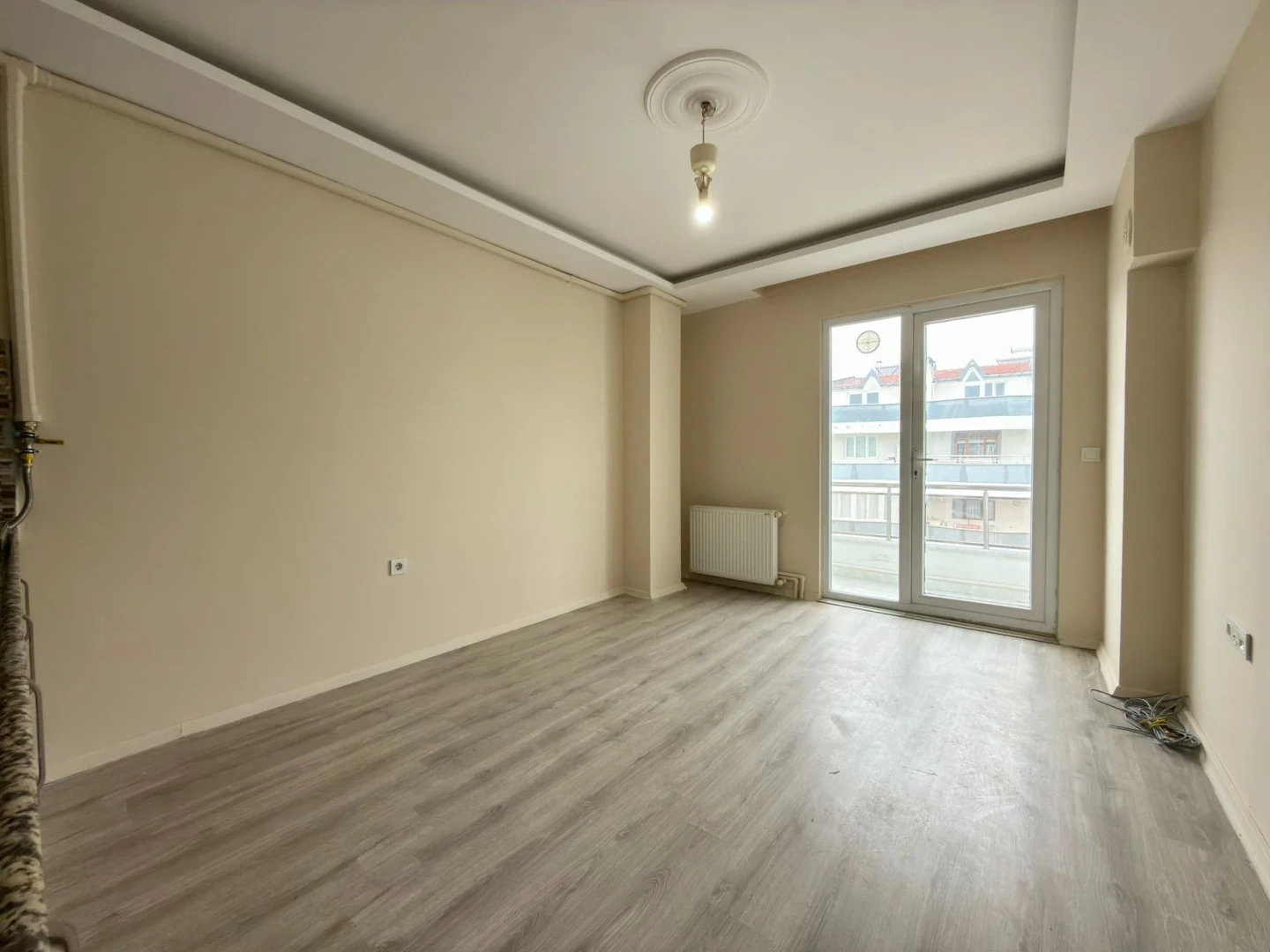 YÜKSELDEN ALTINKUMDA ÖN CEPHE DOĞALGAZLI SATILIK 1+1 FERAH DAİRE