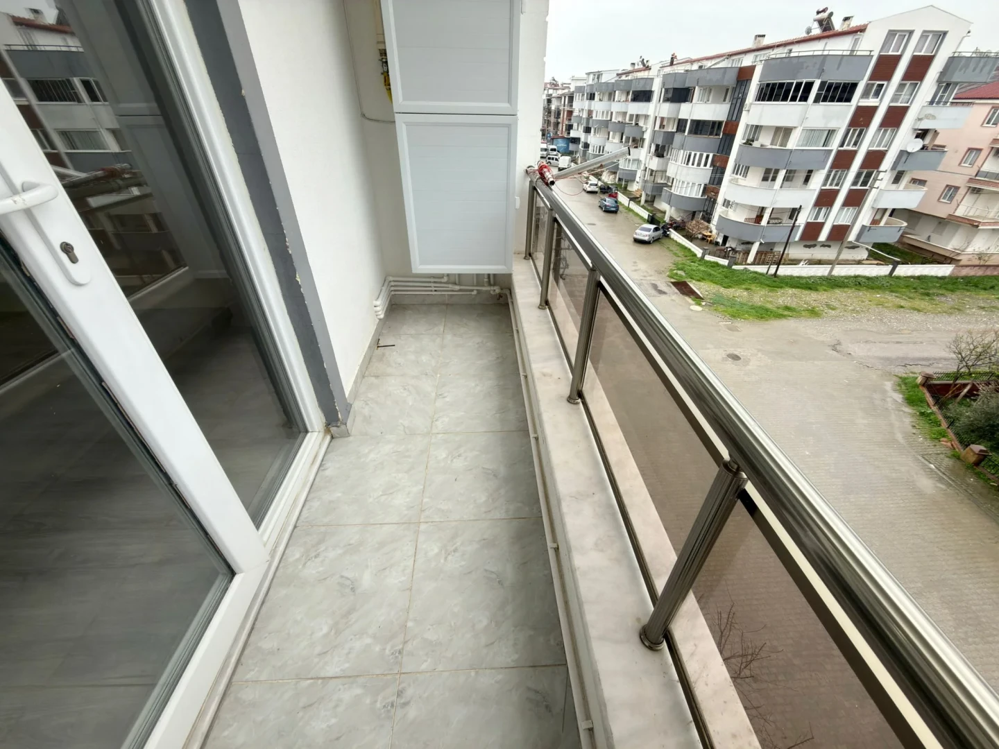 YÜKSELDEN ALTINKUMDA ÖN CEPHE DOĞALGAZLI SATILIK 1+1 FERAH DAİRE