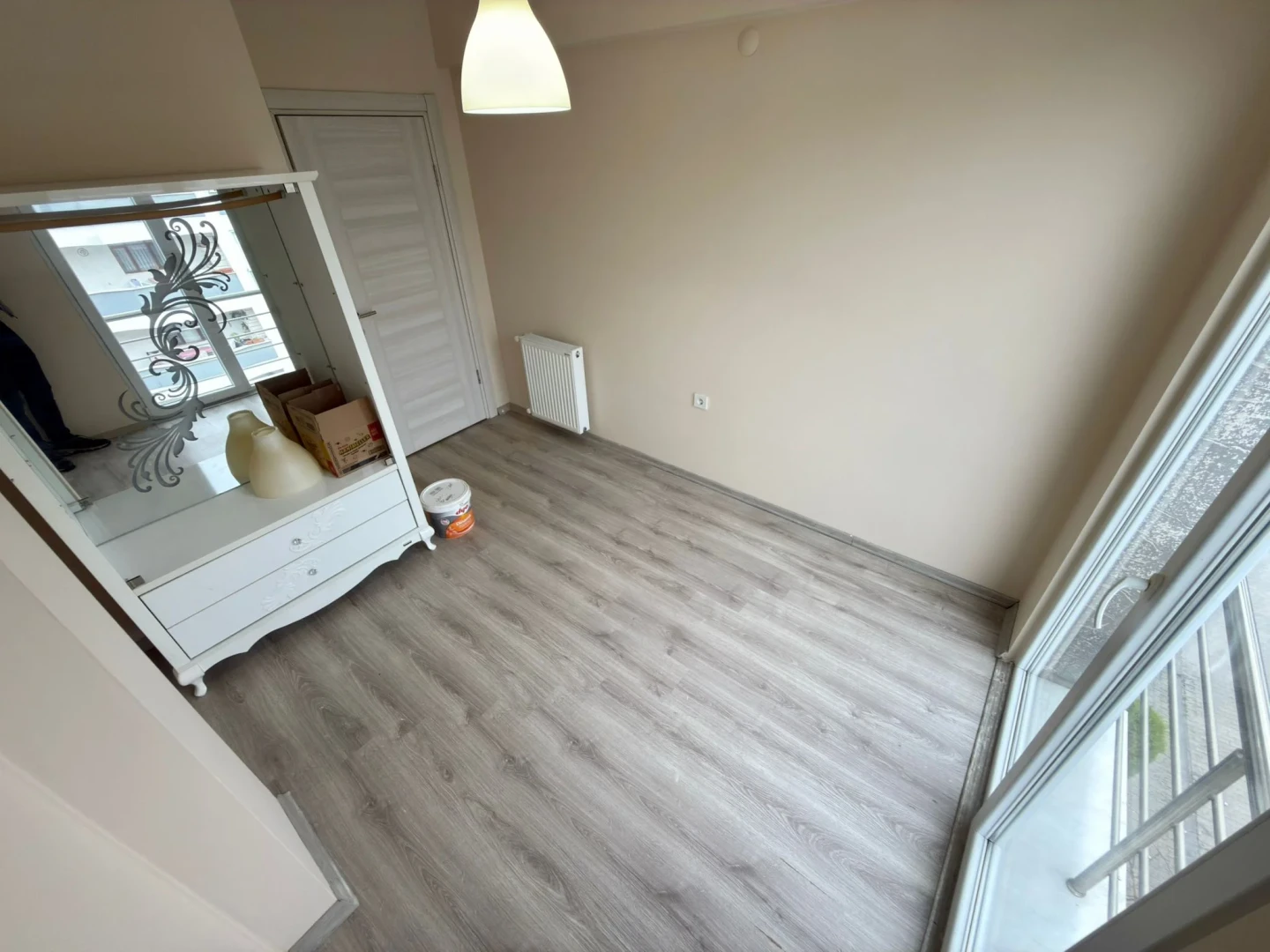 YÜKSELDEN ALTINKUMDA ÖN CEPHE DOĞALGAZLI SATILIK 1+1 FERAH DAİRE