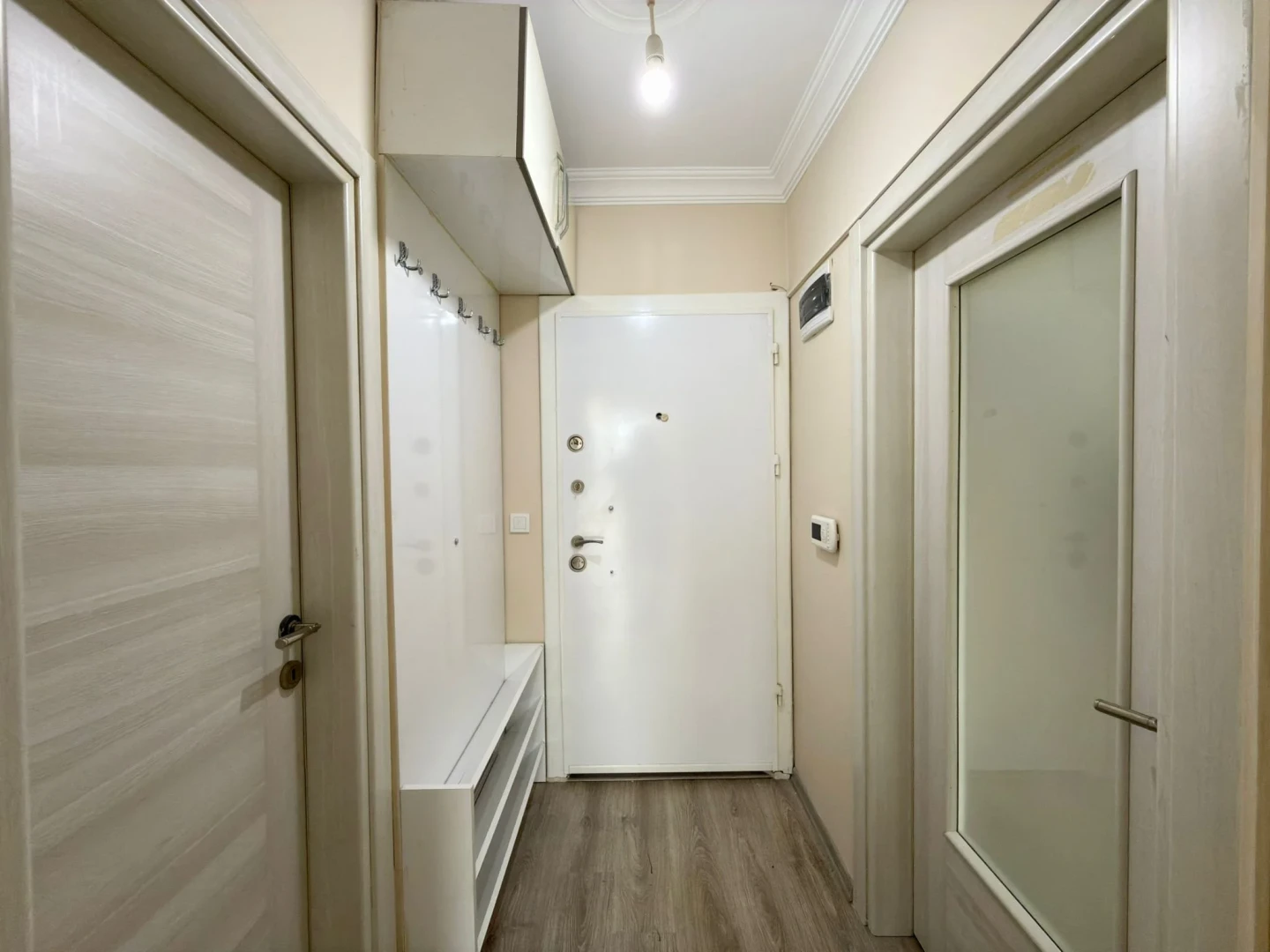 YÜKSELDEN ALTINKUMDA ÖN CEPHE DOĞALGAZLI SATILIK 1+1 FERAH DAİRE