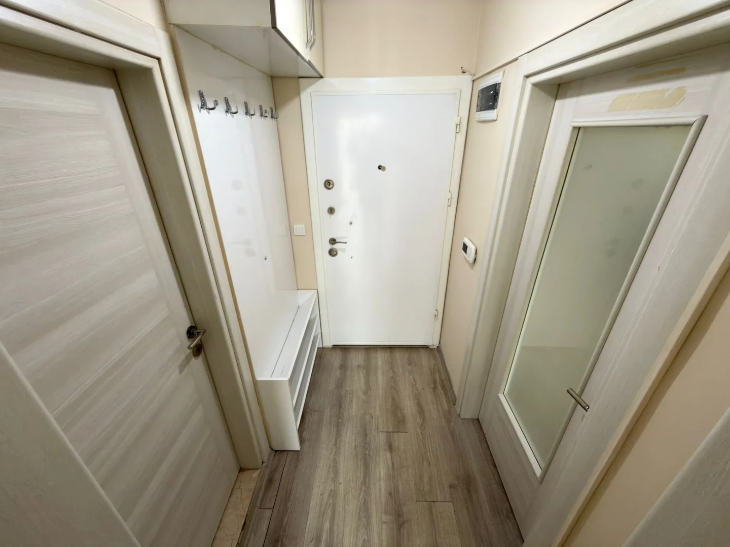 YÜKSELDEN ALTINKUMDA ÖN CEPHE DOĞALGAZLI SATILIK 1+1 FERAH DAİRE
