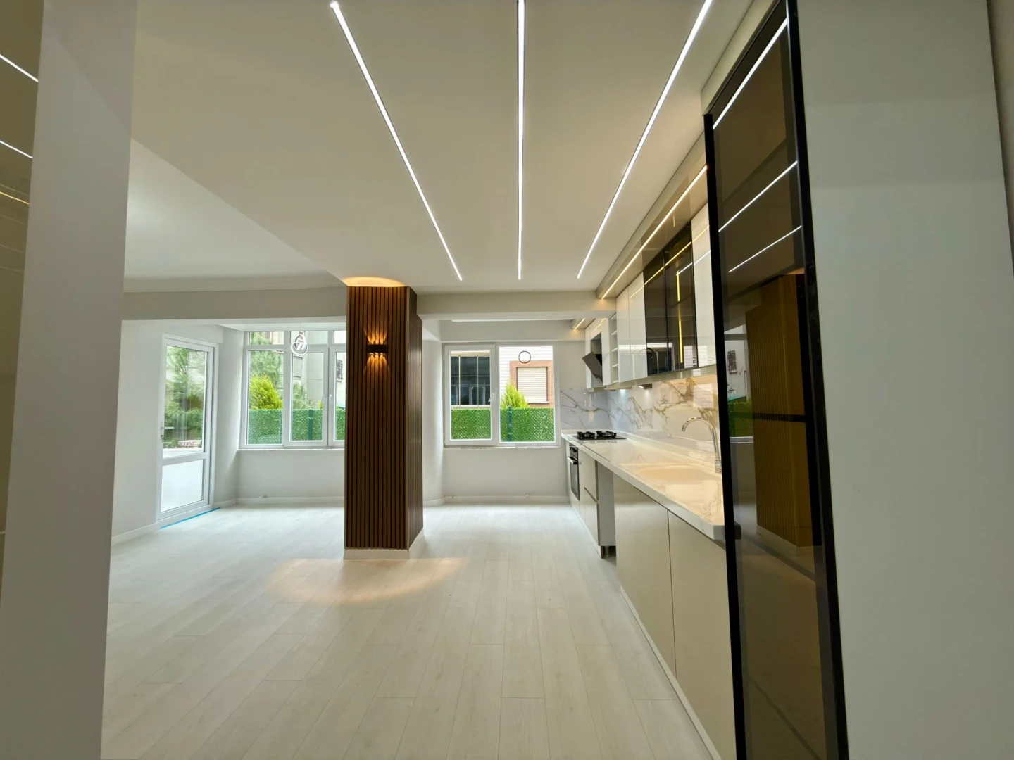 YÜKSELDEN ALTINKUM MERKEZDE LÜKS TASARIM SATILIK 2+1 GENİŞ DAİRE