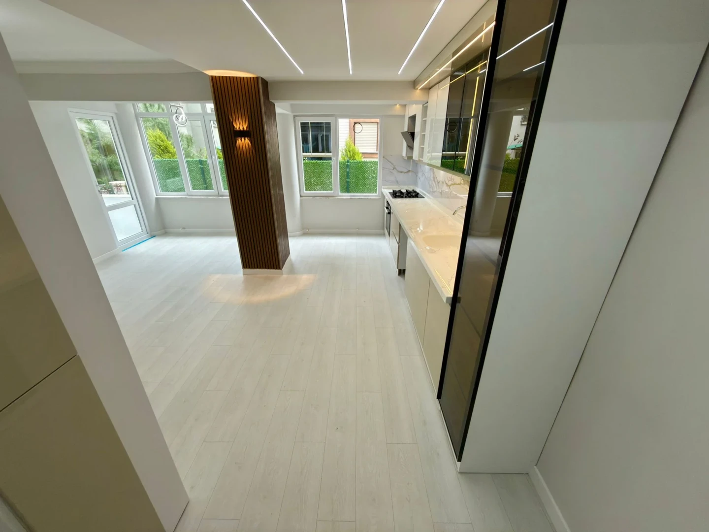 YÜKSELDEN ALTINKUM MERKEZDE LÜKS TASARIM SATILIK 2+1 GENİŞ DAİRE
