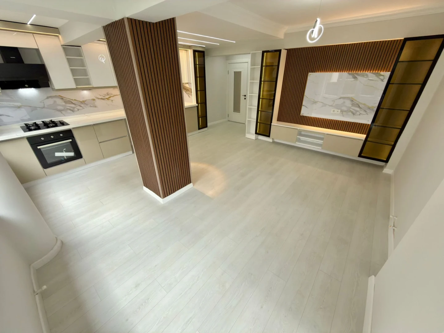 YÜKSELDEN ALTINKUM MERKEZDE LÜKS TASARIM SATILIK 2+1 GENİŞ DAİRE