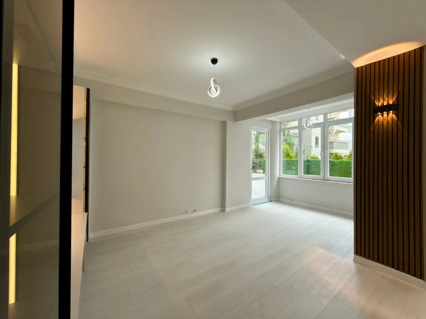 YÜKSELDEN ALTINKUM MERKEZDE LÜKS TASARIM SATILIK 2+1 GENİŞ DAİRE