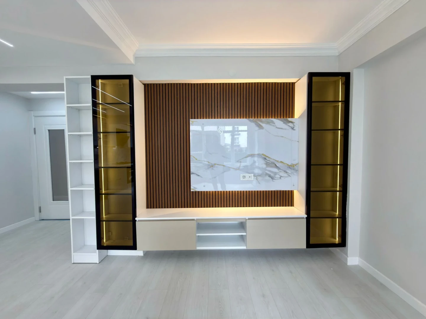 YÜKSELDEN ALTINKUM MERKEZDE LÜKS TASARIM SATILIK 2+1 GENİŞ DAİRE