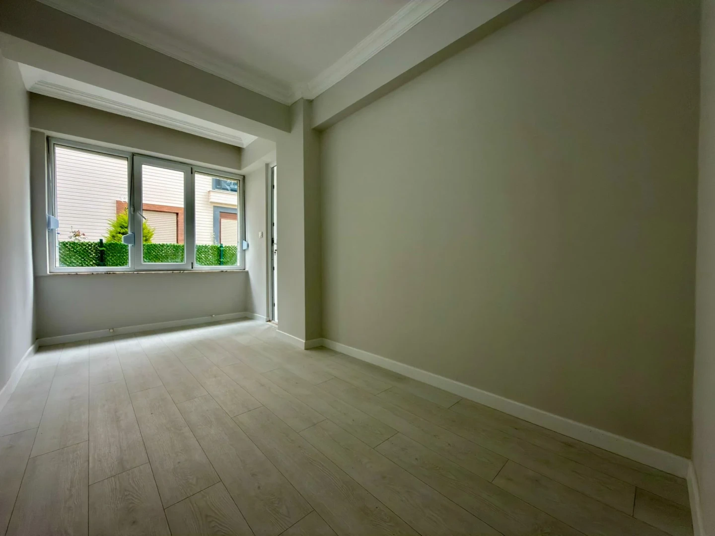 YÜKSELDEN ALTINKUM MERKEZDE LÜKS TASARIM SATILIK 2+1 GENİŞ DAİRE