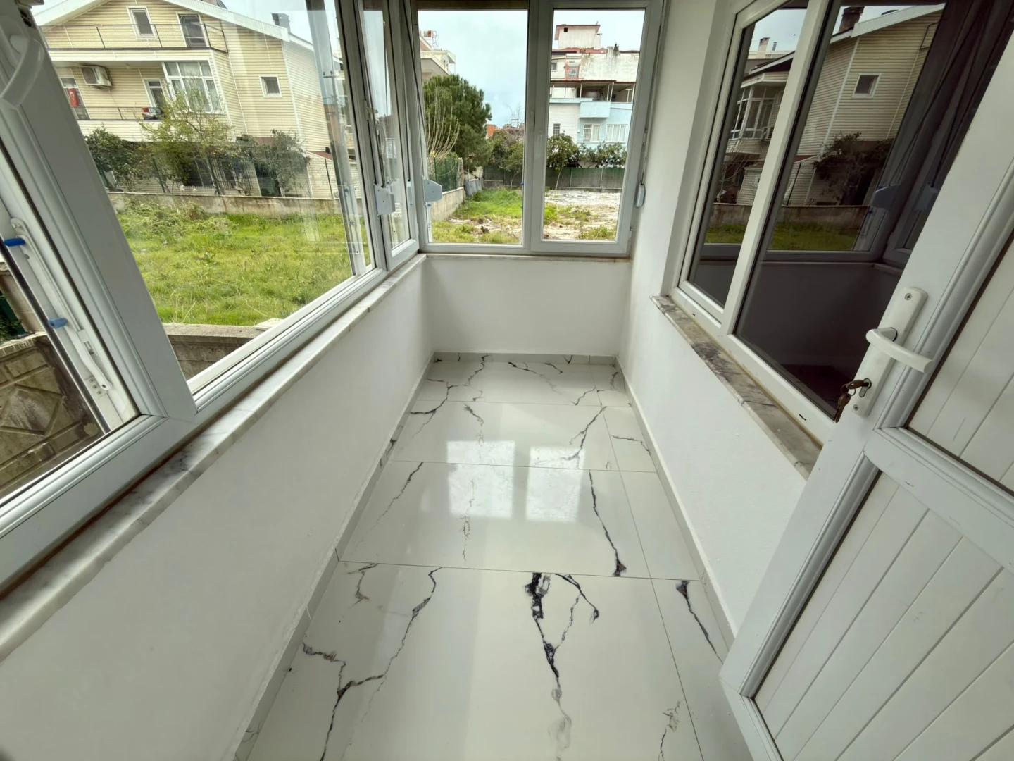YÜKSELDEN ALTINKUM MERKEZDE LÜKS TASARIM SATILIK 2+1 GENİŞ DAİRE