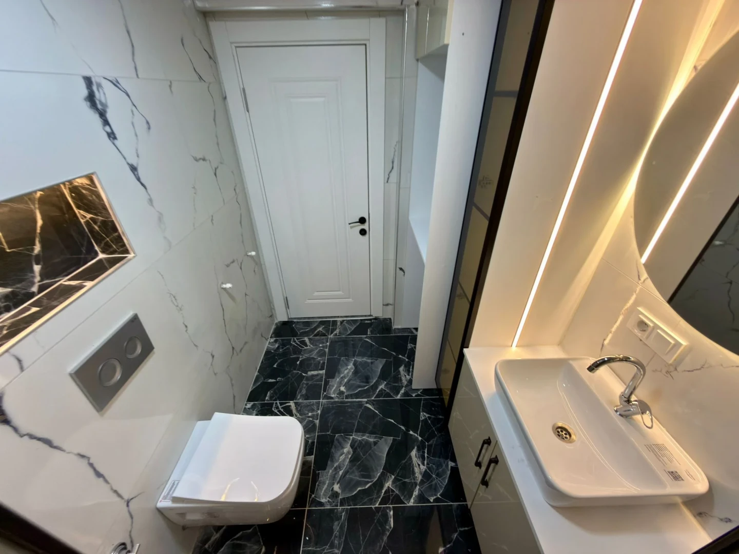 YÜKSELDEN ALTINKUM MERKEZDE LÜKS TASARIM SATILIK 2+1 GENİŞ DAİRE
