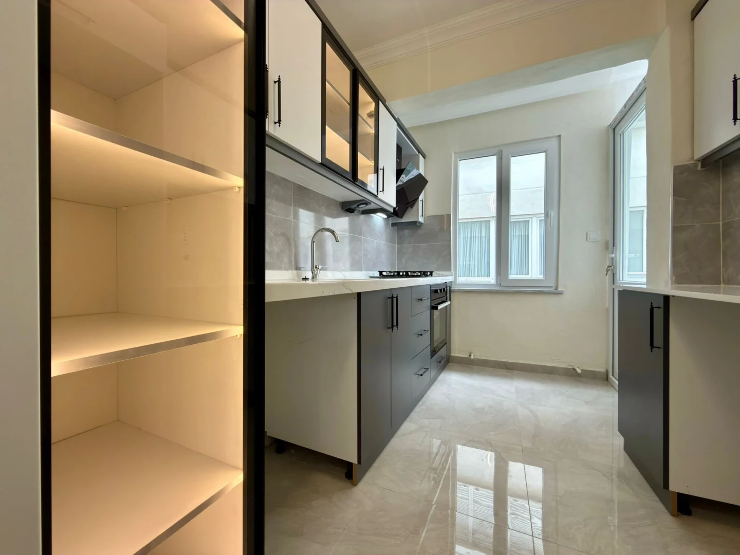 YÜKSELDEN AKÇAY MERKEZDE SATILIK ARAKAT LÜKS TASARIM 2+1 DAİRE