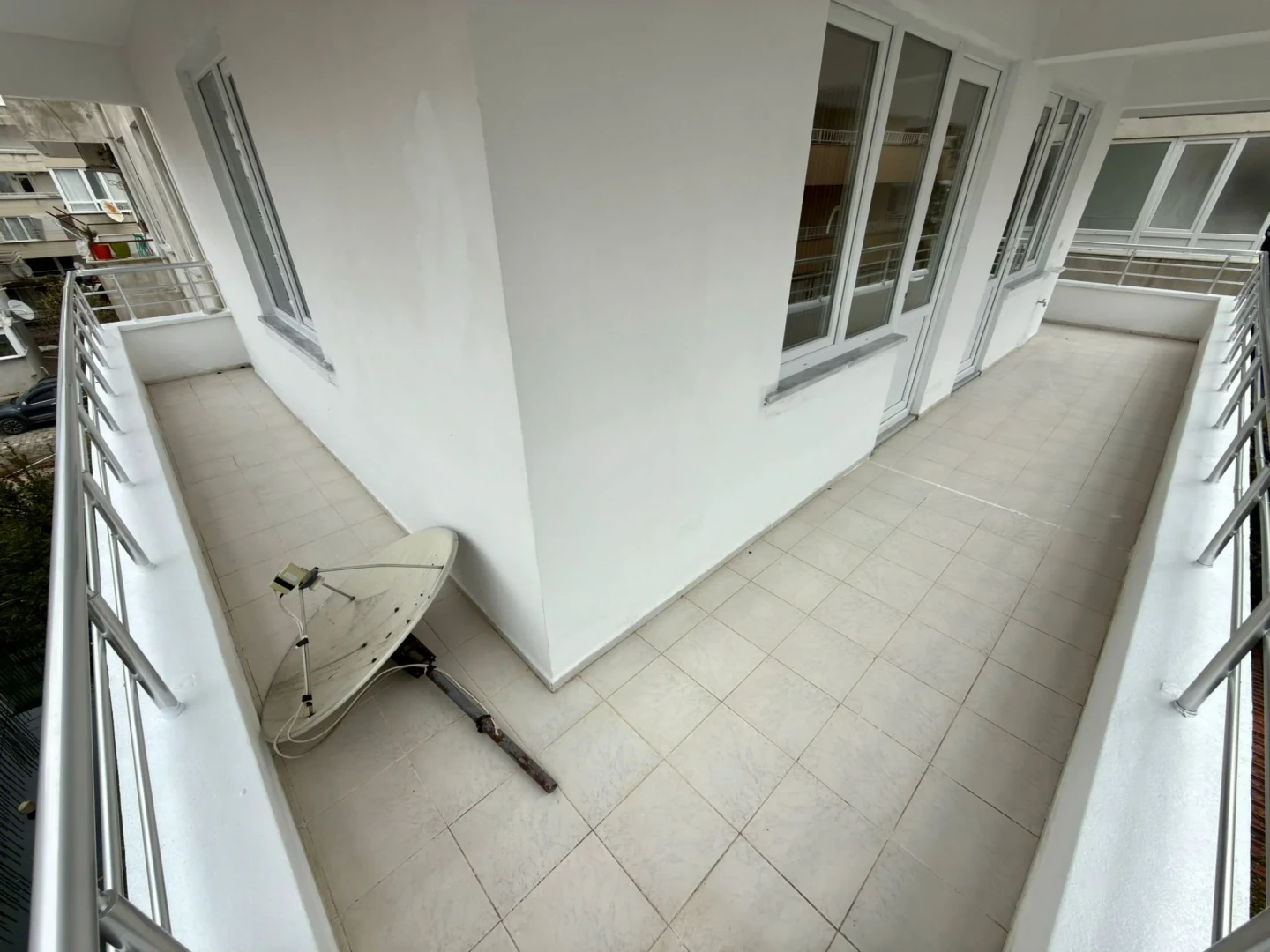 YÜKSELDEN AKÇAY MERKEZDE SATILIK ARAKAT LÜKS TASARIM 2+1 DAİRE