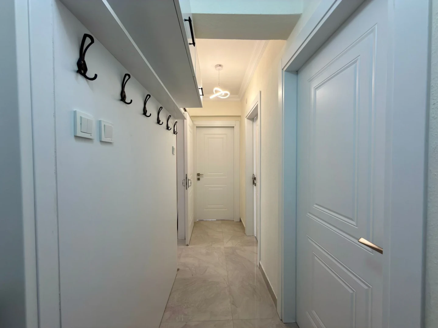 YÜKSELDEN AKÇAY MERKEZDE SATILIK ARAKAT LÜKS TASARIM 2+1 DAİRE