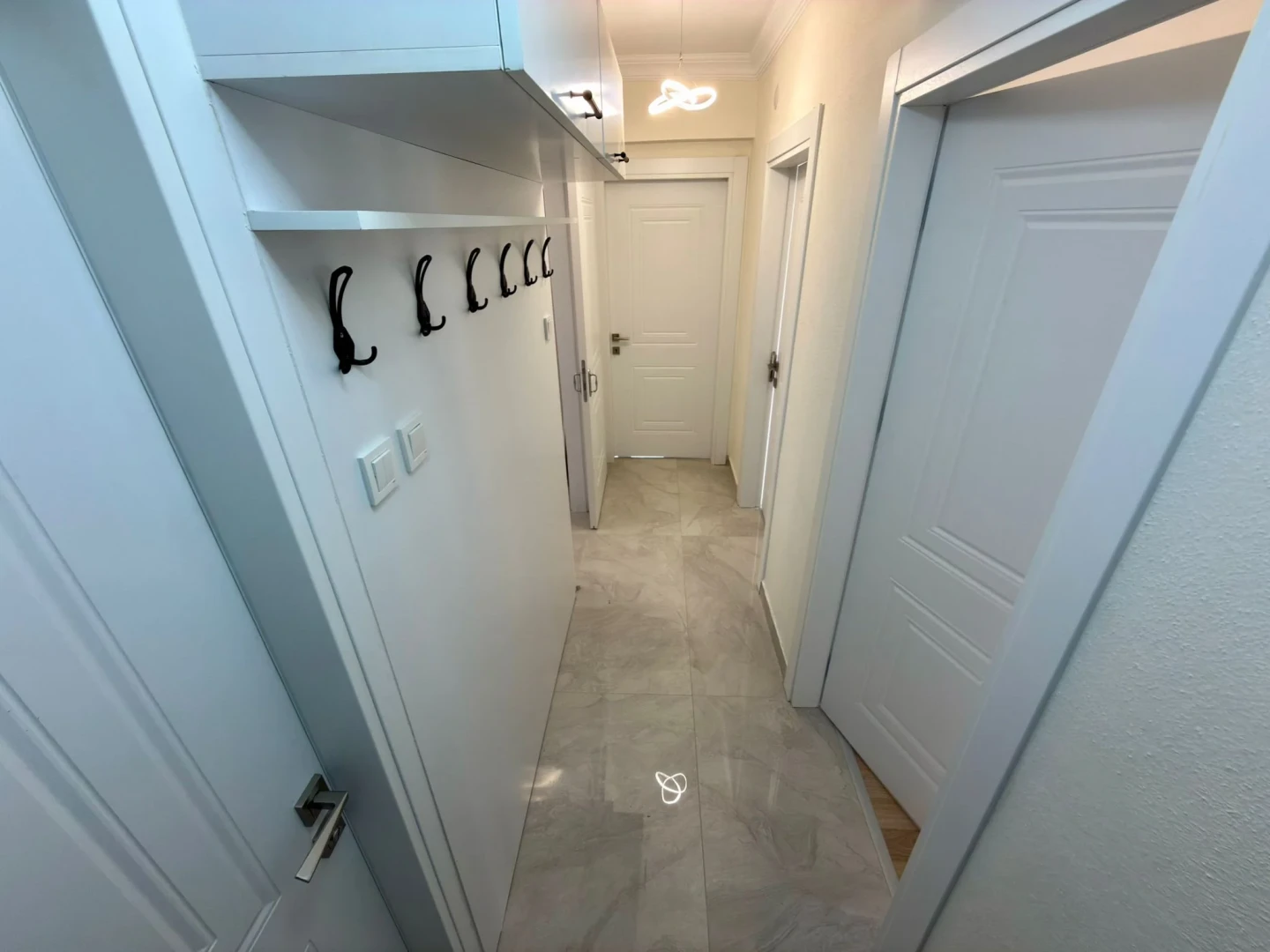 YÜKSELDEN AKÇAY MERKEZDE SATILIK ARAKAT LÜKS TASARIM 2+1 DAİRE