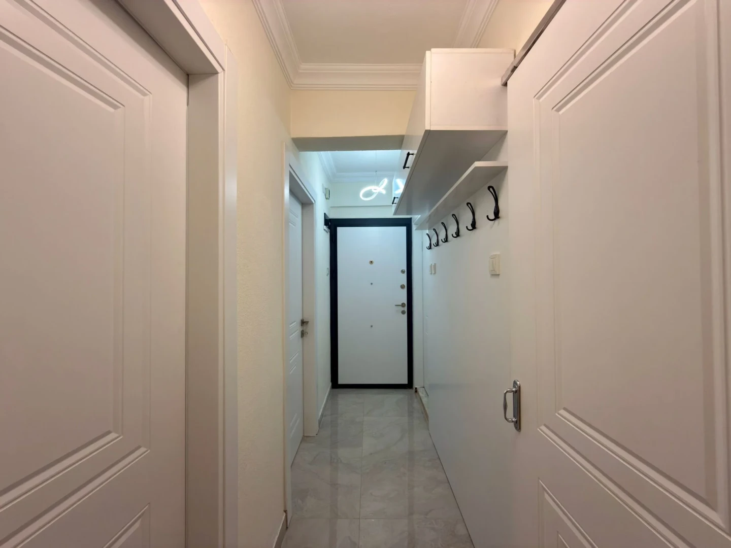 YÜKSELDEN AKÇAY MERKEZDE SATILIK ARAKAT LÜKS TASARIM 2+1 DAİRE