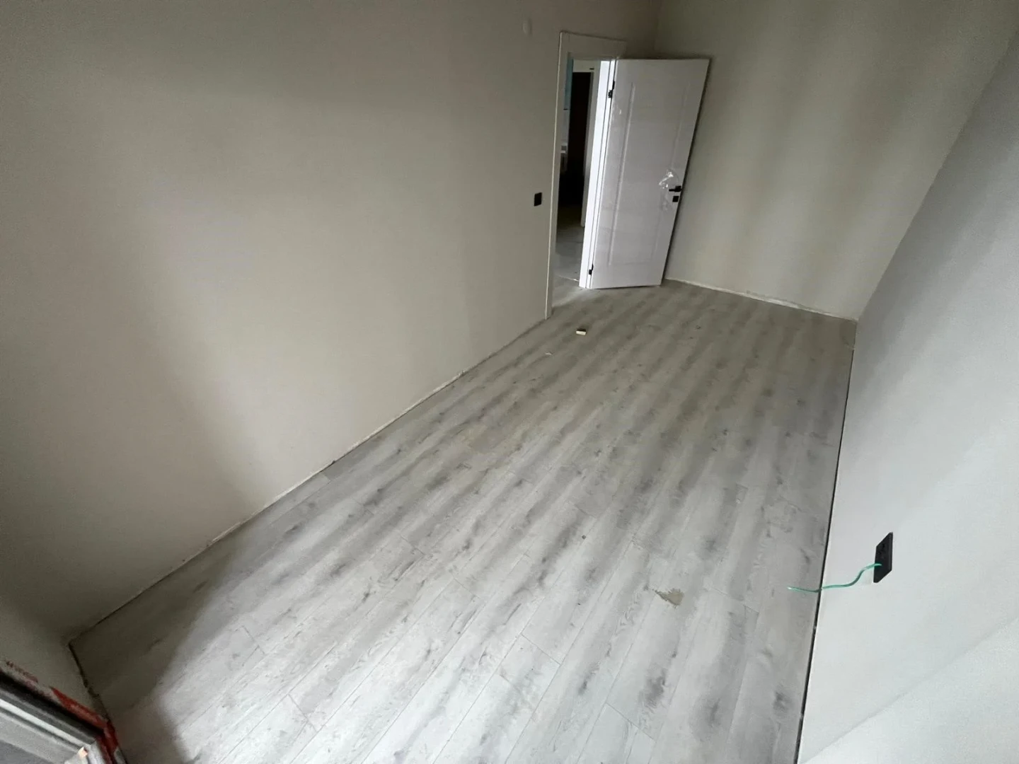 YÜKSELDEN ALTINKUMDA YENİ SIFIR BİNADA YERDEN ISITMALI 1+1DAİRE