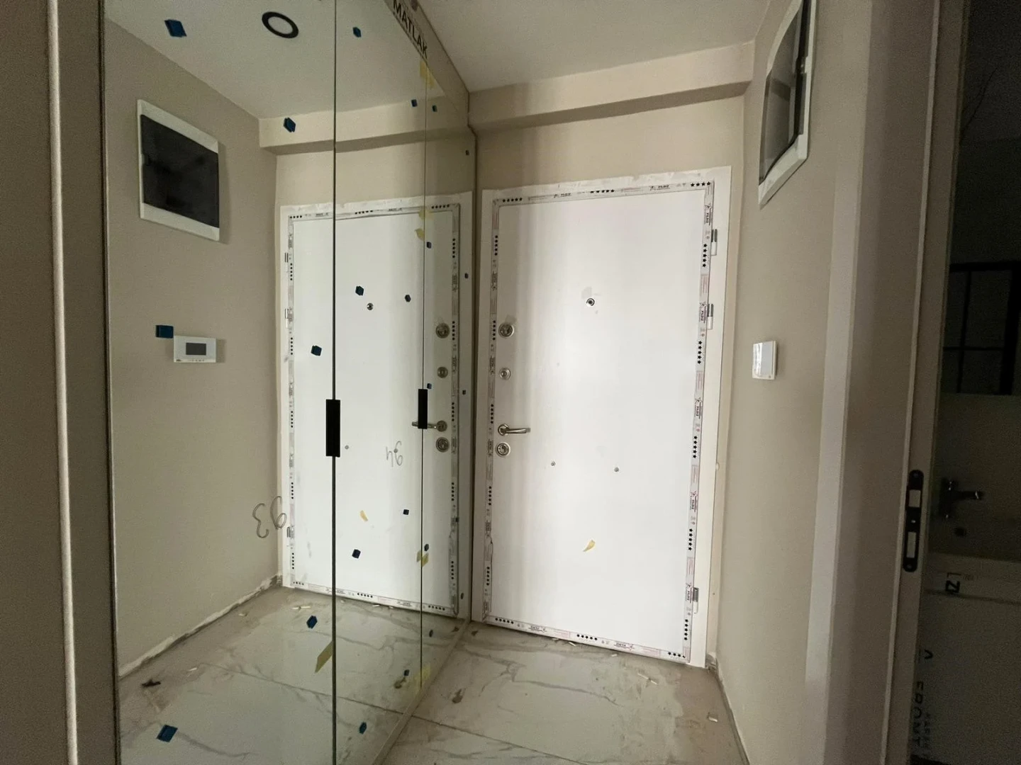 YÜKSELDEN ALTINKUMDA YENİ SIFIR BİNADA YERDEN ISITMALI 1+1DAİRE