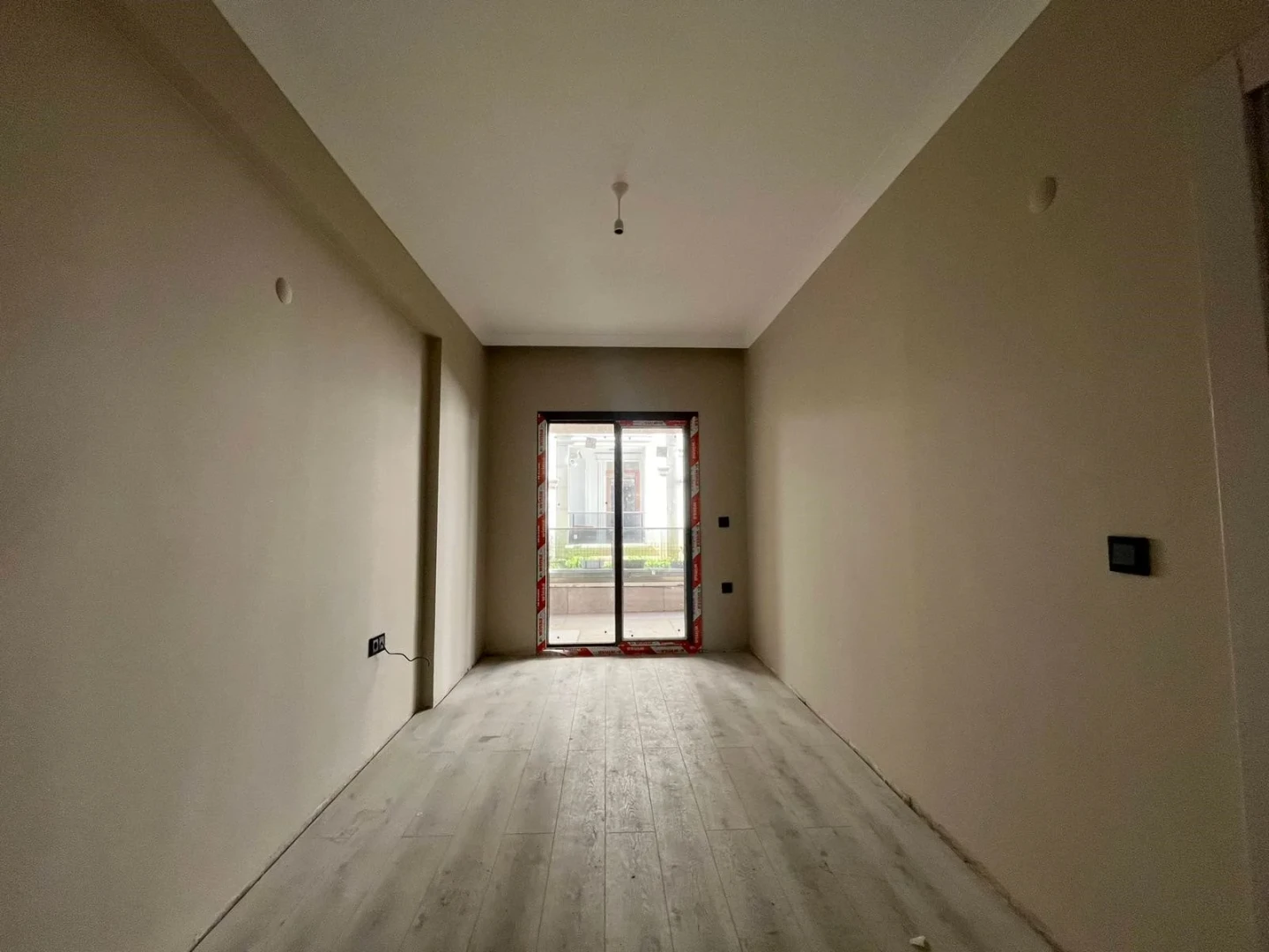 YÜKSELDEN ALTINKUMDA YENİ SIFIR BİNADA YERDEN ISITMALI 1+1DAİRE