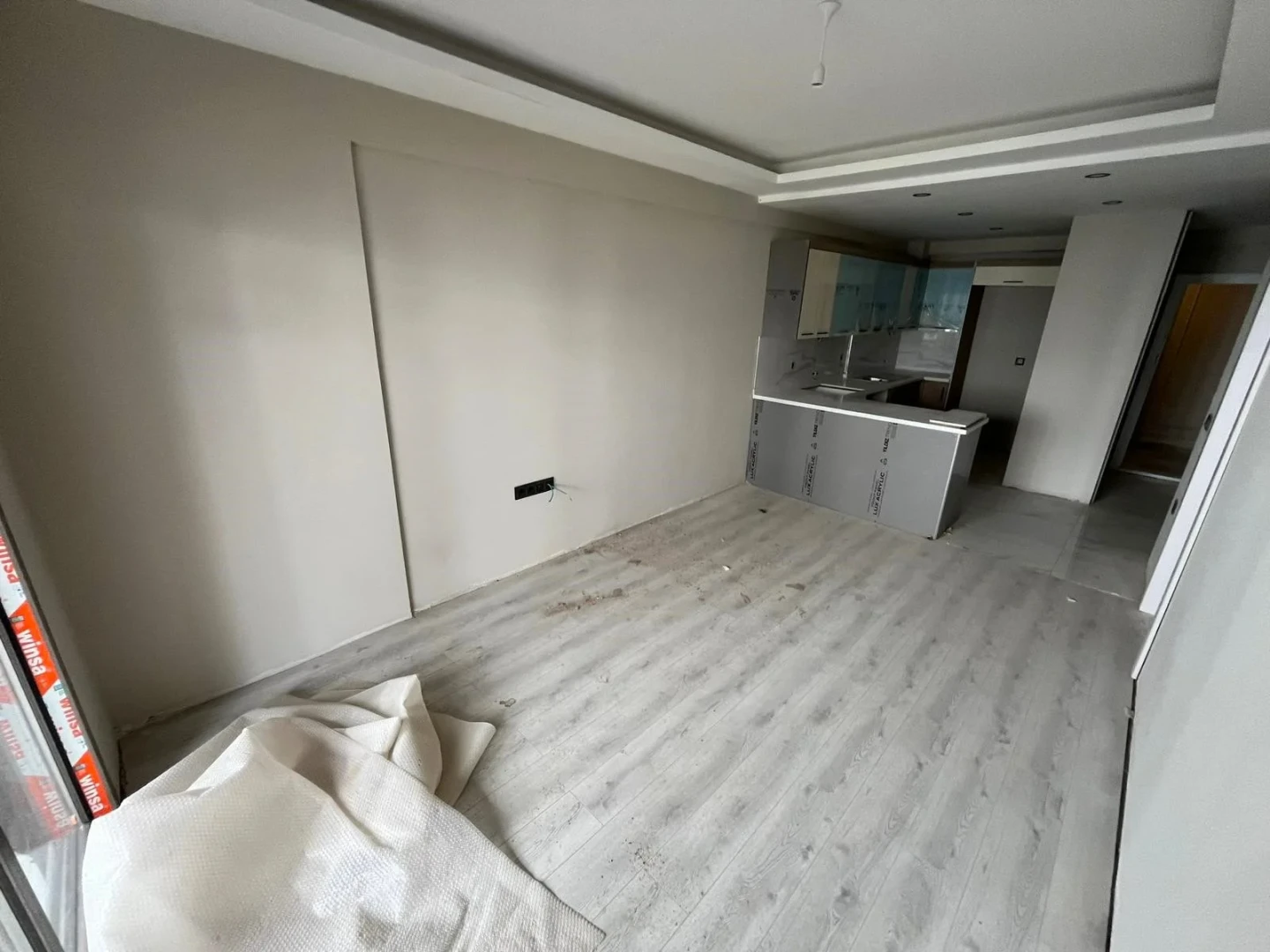 YÜKSELDEN ALTINKUMDA YENİ SIFIR BİNADA YERDEN ISITMALI 1+1DAİRE