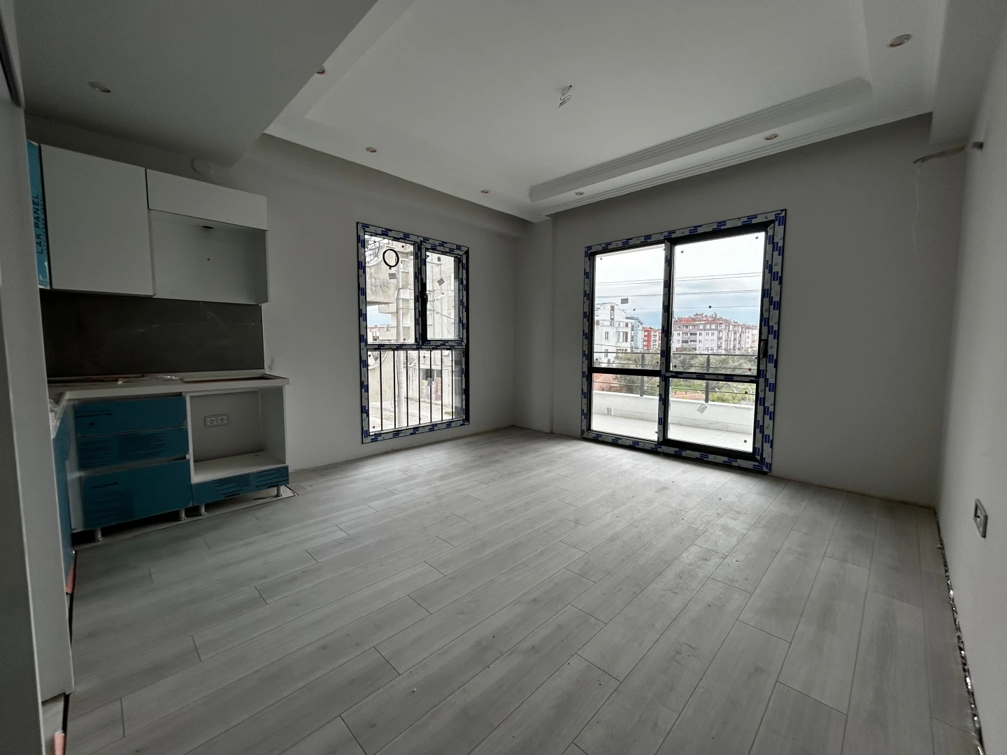 YÜKSEL'DEN KADIKÖY'DE 2+1 TAKASA AÇIK ARAKAT SIFIR LÜKS DAİRE