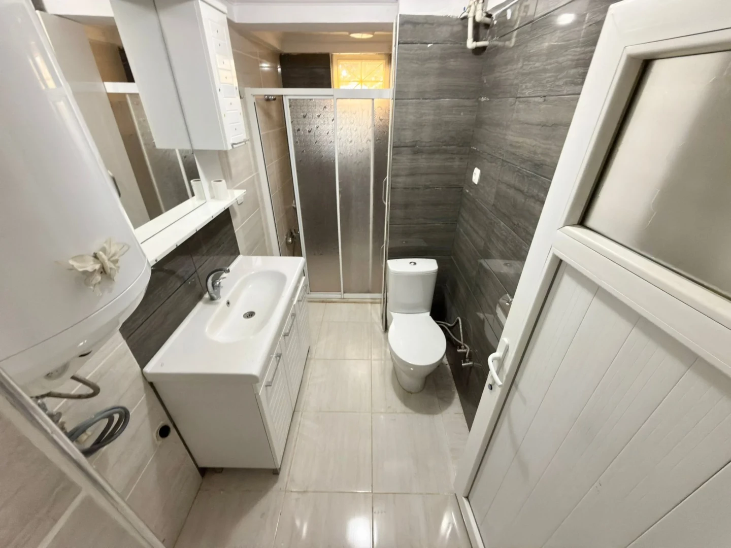 YÜKSELDEN ALTINKUMDA DENİZE 200M BAHÇELİ 2+1 AYRI MUTFAK DAİRE