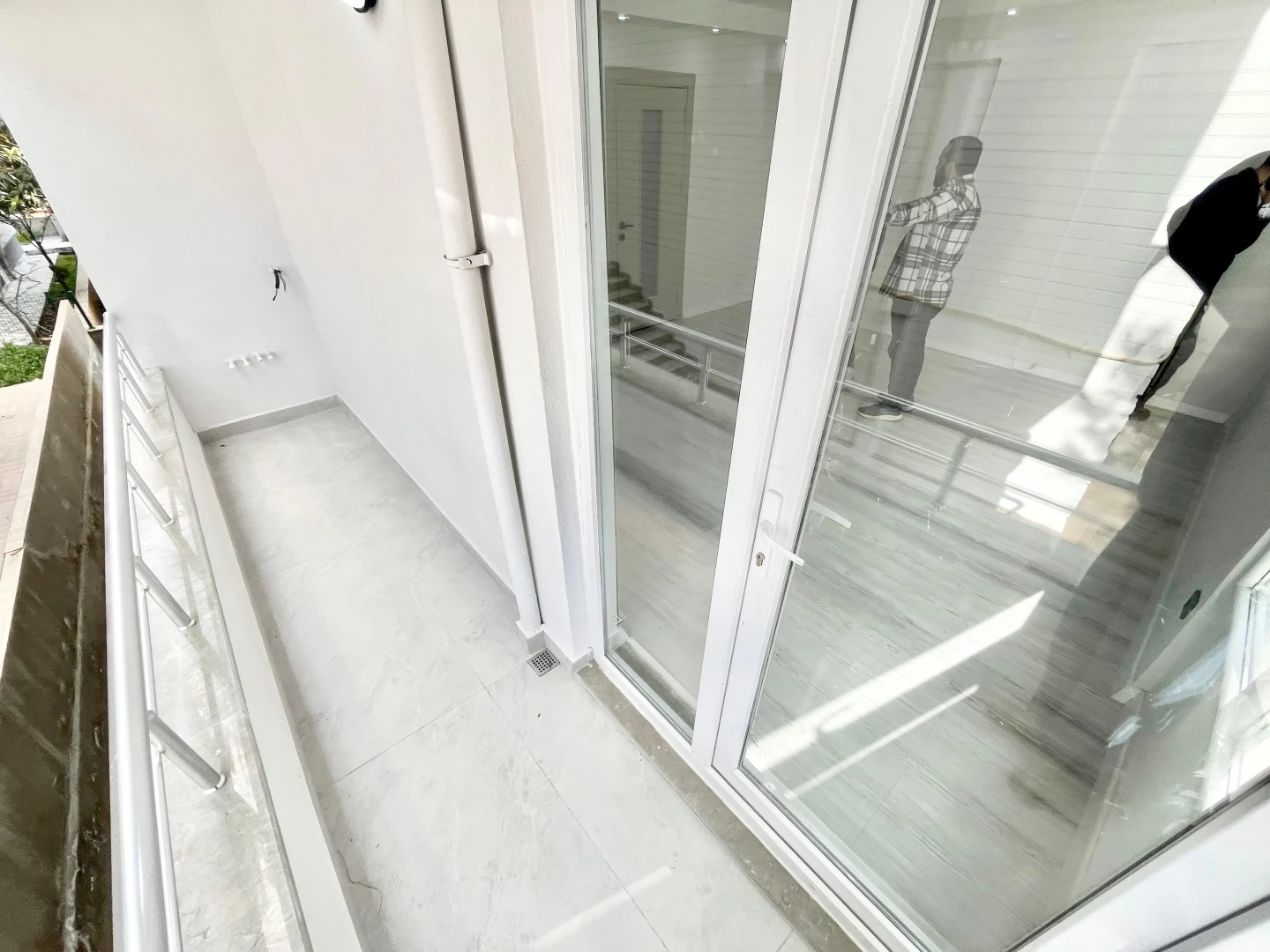 YÜKSELDEN ALTINUMDA DENİZE 50mt AYRI MUTFAKLI ÖN CEPHE 2+1 DAİRE