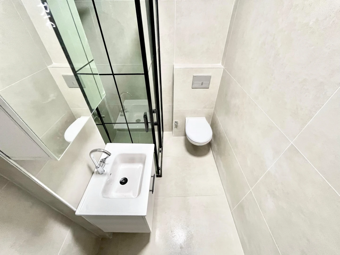 YÜKSELDEN ALTINUMDA DENİZE 50mt AYRI MUTFAKLI ÖN CEPHE 2+1 DAİRE