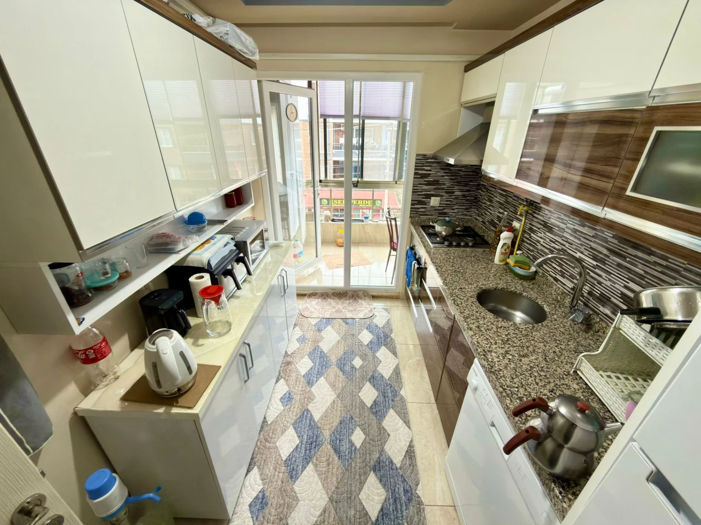 YÜKSELDEN ALTINKUMDA DOĞALGAZLI ARAKAT ÖN CEPHE SATILIK 2+1DAİRE