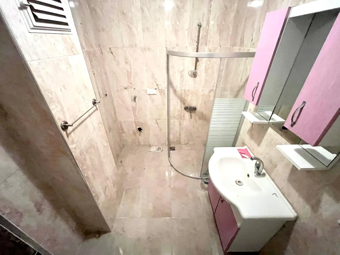 YÜKSELDEN ALTINKUM'DA DOĞALGAZLI AYRI MUTFAK SATILIK 2+1 DAİRE