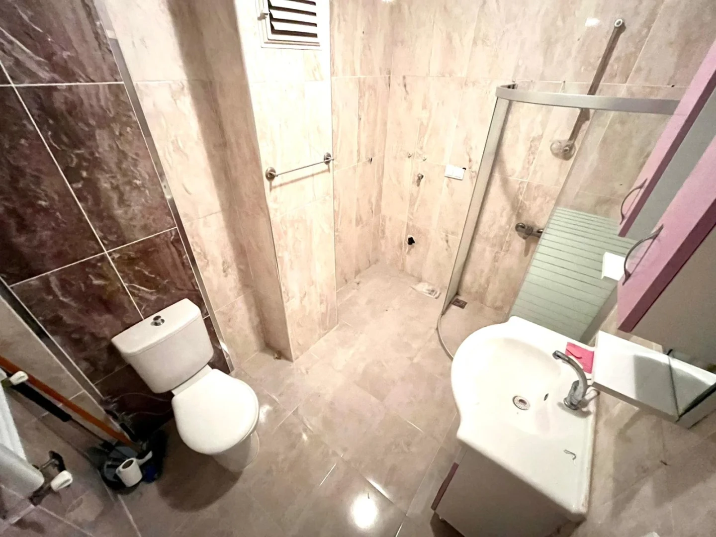 YÜKSELDEN ALTINKUM'DA DOĞALGAZLI AYRI MUTFAK SATILIK 2+1 DAİRE