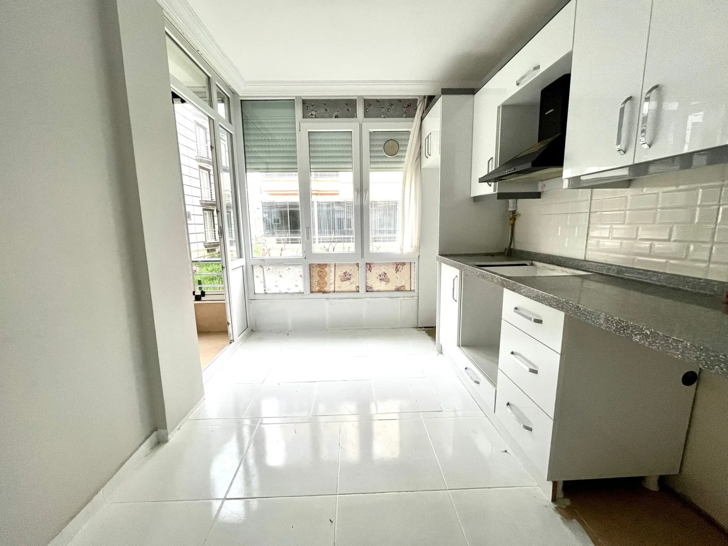 YÜKSELDEN ALTINKUM'DA DOĞALGAZLI AYRI MUTFAK SATILIK 2+1 DAİRE